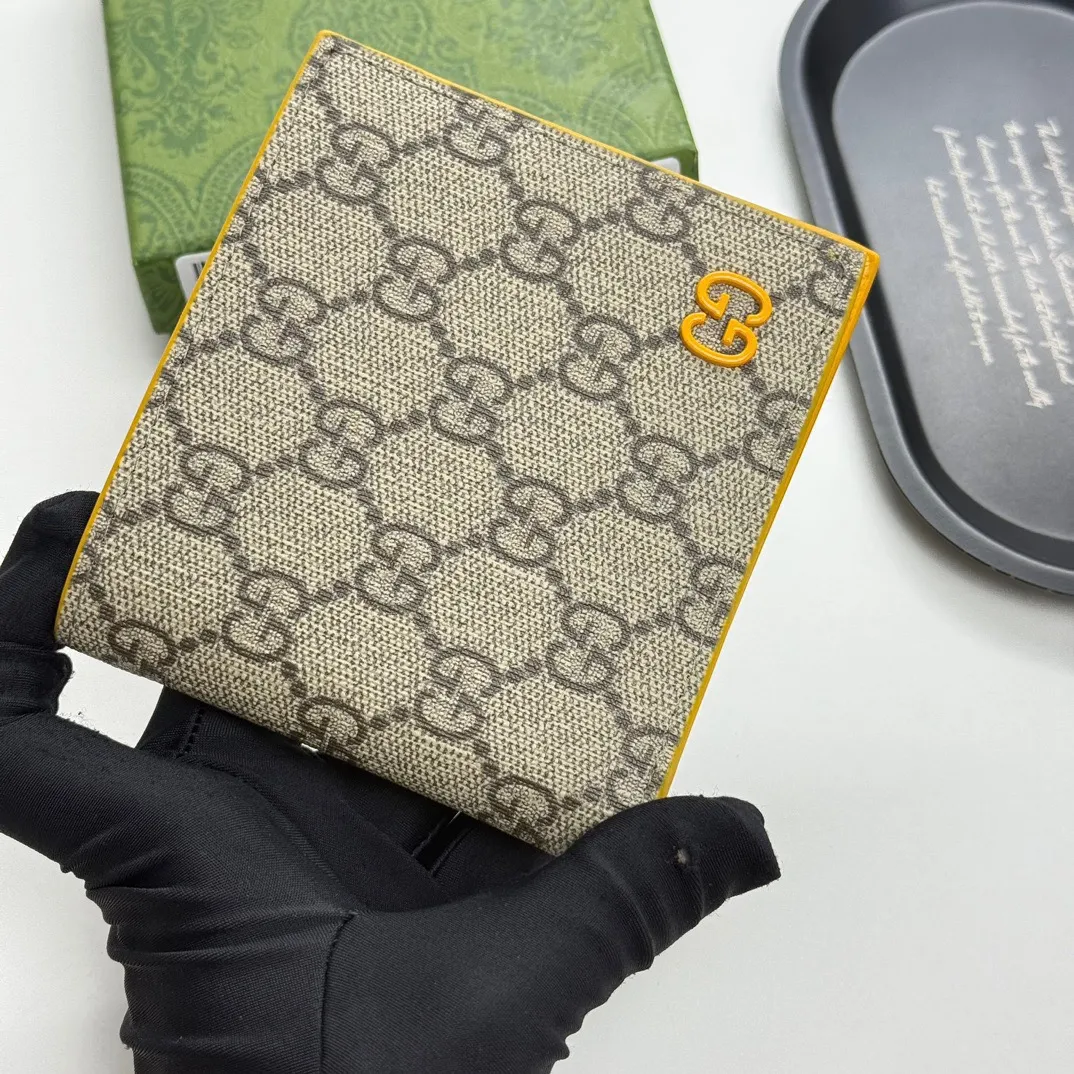 p75🎀GUCCI F08🎀颜色:黑胶/兰 啡胶/黄 啡胶/灰🎀尺寸:11*10*1.5 🎀GUCCl专柜最新款火爆登场!官网同步,精湛手工制作,实物拍摄,男女统用!