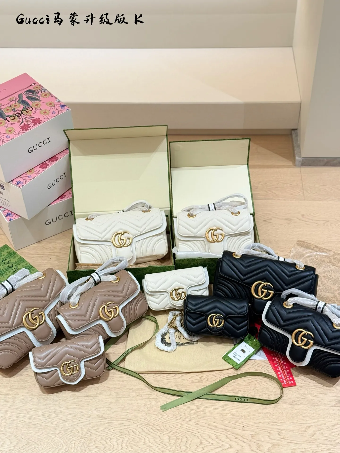 p130p155p160 GUCCI marmont|经典&百搭! GUCCI马蒙链条包经典尺寸: 16cm 22cm 26cm 经典金扣双GLOGO复古做旧五金波浪纹衔缝牛皮!采用的是小牛皮不仅有光泽感还很耐用单肩可以优雅成熟斜挎可以休闲个性一包顶百包