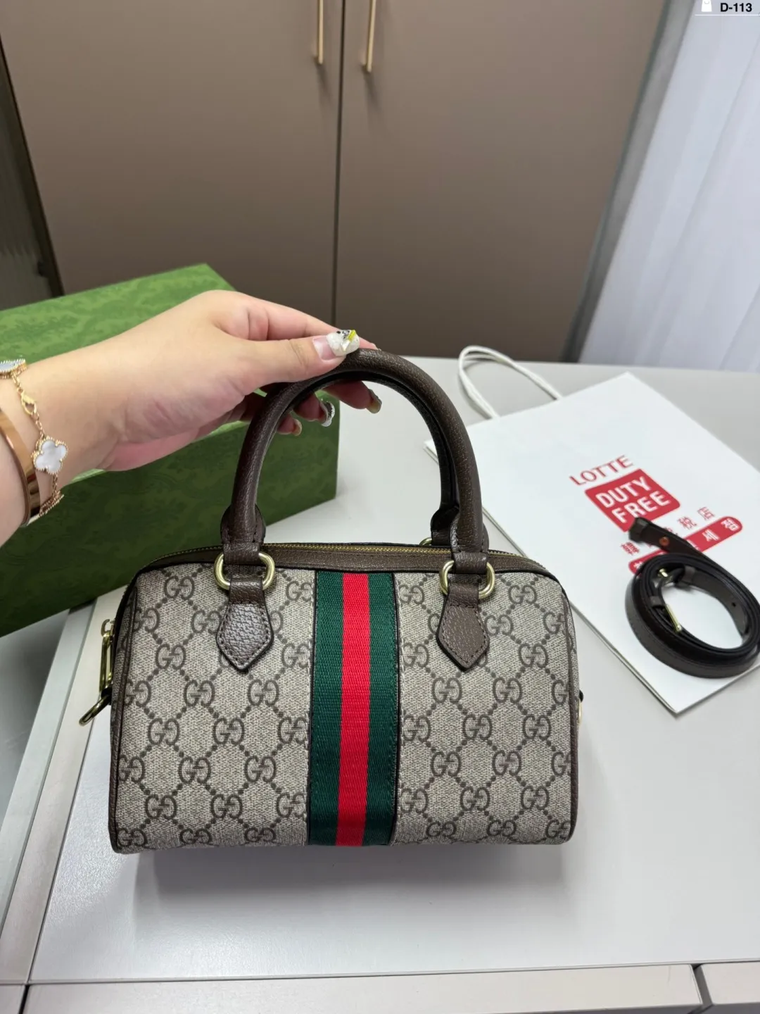 💰p125 D-113尺寸22×14折叠盒 酷奇Gucci 波士顿 枕头包 👜最新系列 这个款复古韵味特别浓,原版内里! 上身效果也超赞