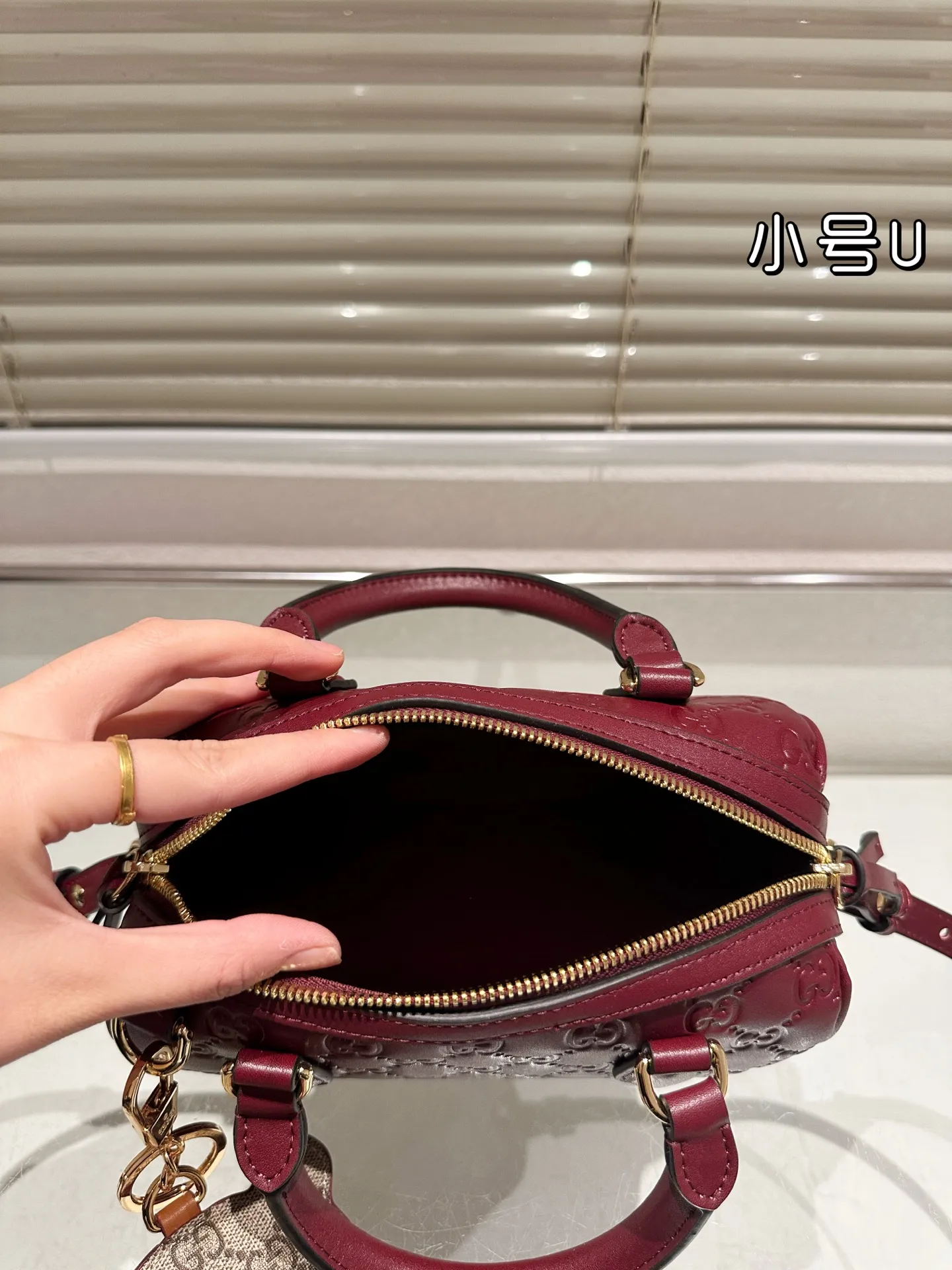 P190 配挂件 Gucci 波士顿 枕头包 👜最新系列 这个款复古韵味特别浓，原版内里！上身效果也超赞，主要以精致特别的五金来提升整体质感。size:21.14