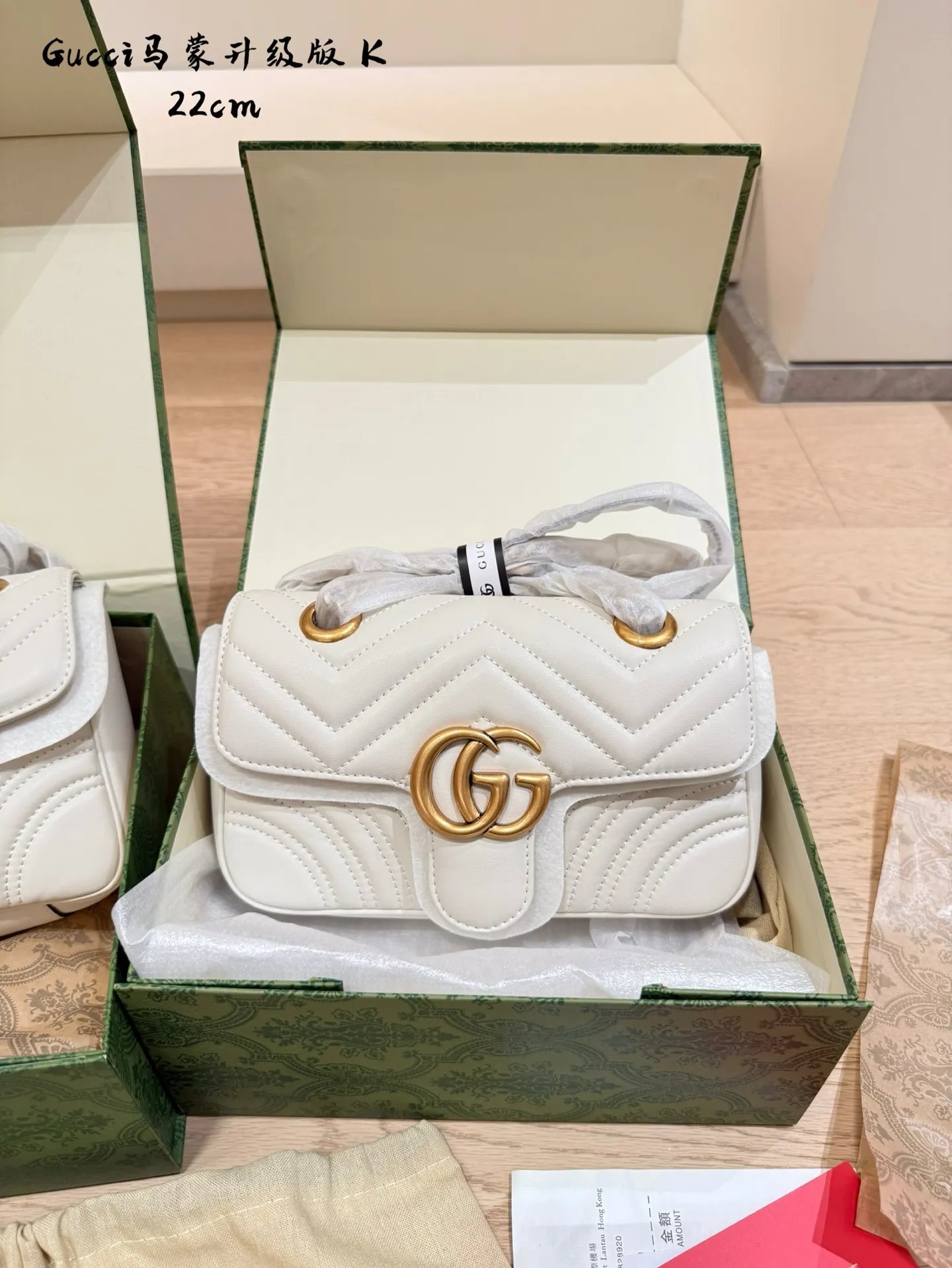 p130p155p160 GUCCI marmont|经典&百搭! GUCCI马蒙链条包经典尺寸: 16cm 22cm 26cm 经典金扣双GLOGO复古做旧五金波浪纹衔缝牛皮!采用的是小牛皮不仅有光泽感还很耐用单肩可以优雅成熟斜挎可以休闲个性一包顶百包