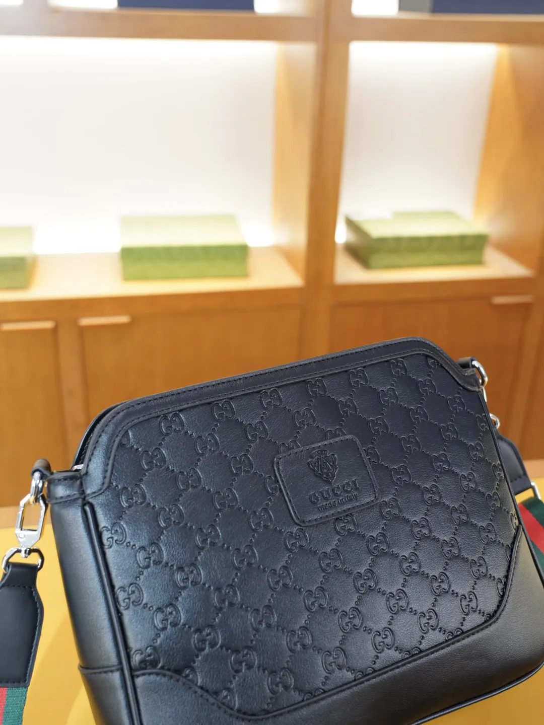P125 🇮🇹 古驰 官网同步 高版本 斜挎单肩背包 永恒不过时的标志性产品 纯原单小牛皮 顶级五金制作 非市面普通版本 今年GUCCI最爱的款式 全部实拍 实用性非常高 完全不用担心穿搭【规格：29x24x8】