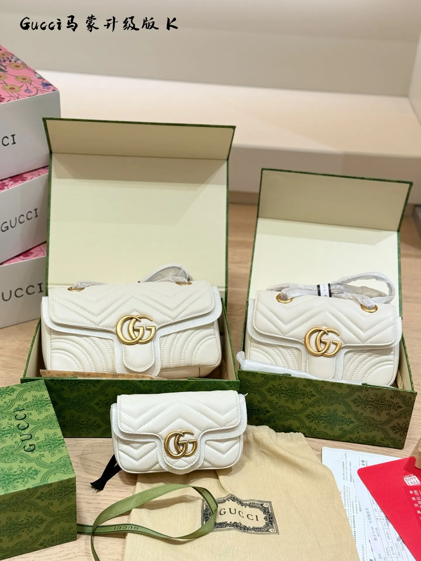 p130p155p160 GUCCI marmont|经典&百搭! GUCCI马蒙链条包经典尺寸: 16cm 22cm 26cm 经典金扣双GLOGO复古做旧五金波浪纹衔缝牛皮!采用的是小牛皮不仅有光泽感还很耐用单肩可以优雅成熟斜挎可以休闲个性一包顶百包