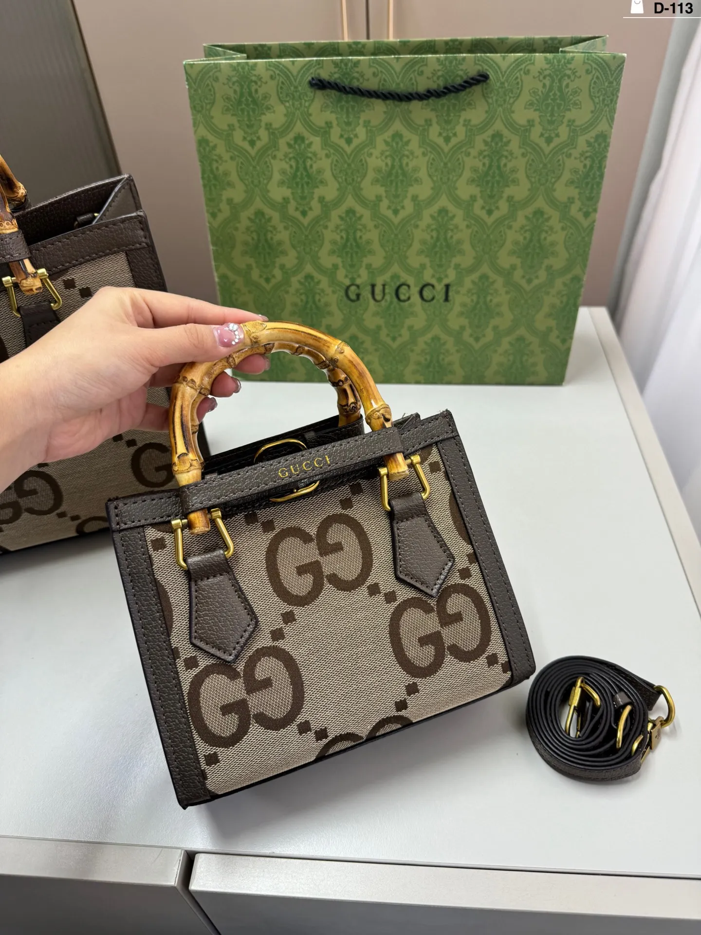 小💰p130 D-113尺寸27×24/20×15折叠盒 Gucci 酷奇竹节包 GucciDiana竹节手柄托特tote购物袋最新系列这个款复古韵味特别浓上身效果也超赞