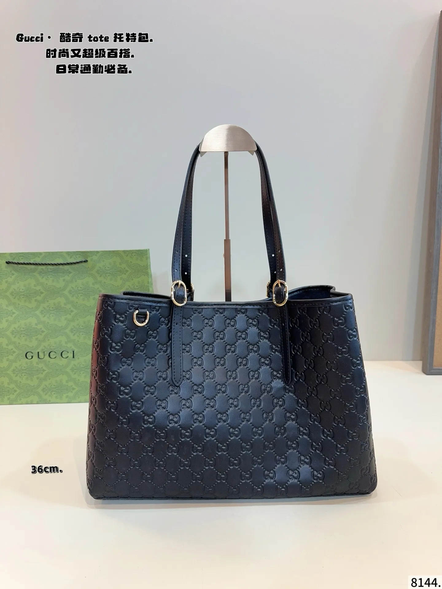 p180p180 Gucci古驰Exquisite饰双G 购物袋 最新款💋GUCCI枕头 市场独家新款,古奇醉新爆款,醉新元素,包现货‼️原厂订制五金,进口牛皮搭配GG胶料.~尺寸:36*12*25/30*10^19cm
