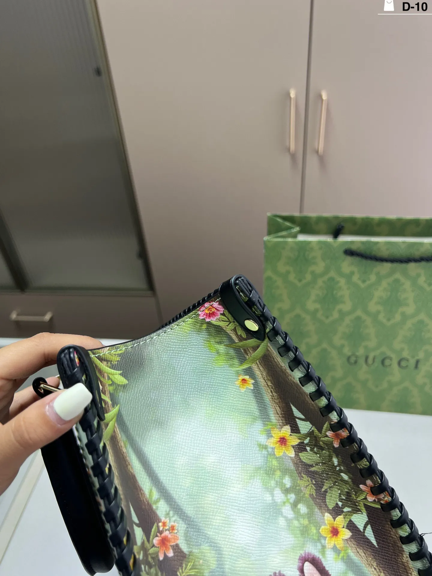 大💰p185 D-10尺寸32×27/28×21 酷奇GucciLABUBU联名托特包 突显出优雅的气质 容量与实用性不可小觑