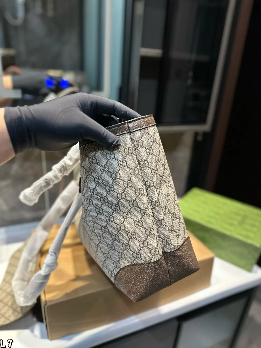 ❤️p145❤️ Gucci古驰Exquisite饰双G 购物袋 最新款💋GUCCI枕头 市场独家新款，古奇醉新爆款，醉新元素 ～尺寸：37*13*28cm