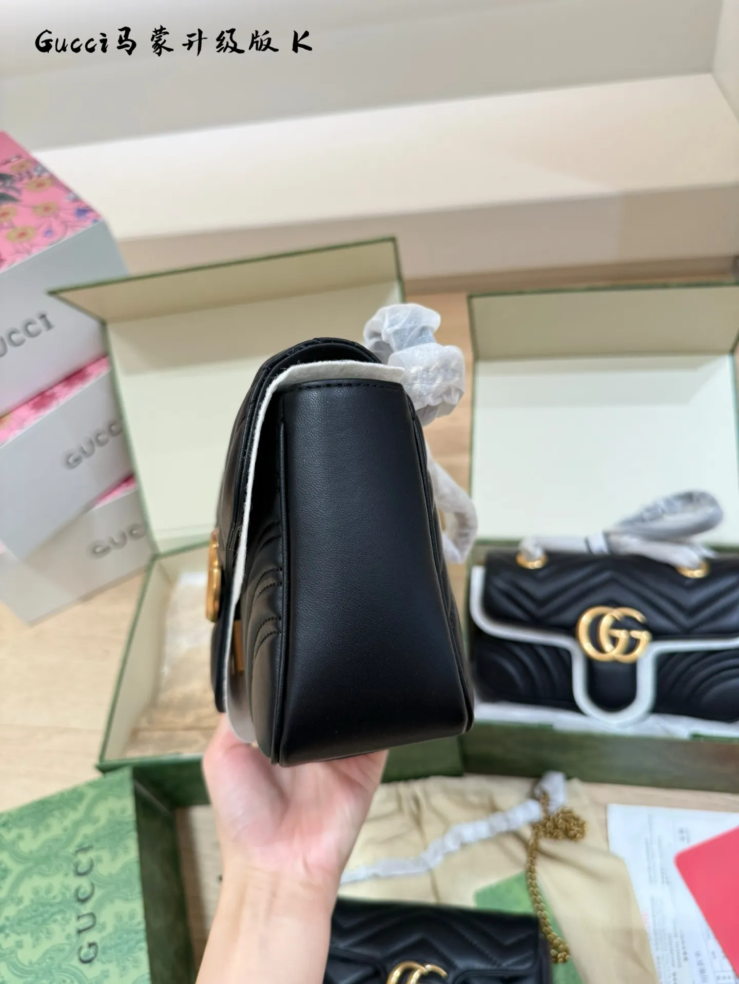p130p155p160 GUCCI marmont|经典&百搭! GUCCI马蒙链条包经典尺寸: 16cm 22cm 26cm 经典金扣双GLOGO复古做旧五金波浪纹衔缝牛皮!采用的是小牛皮不仅有光泽感还很耐用单肩可以优雅成熟斜挎可以休闲个性一包顶百包