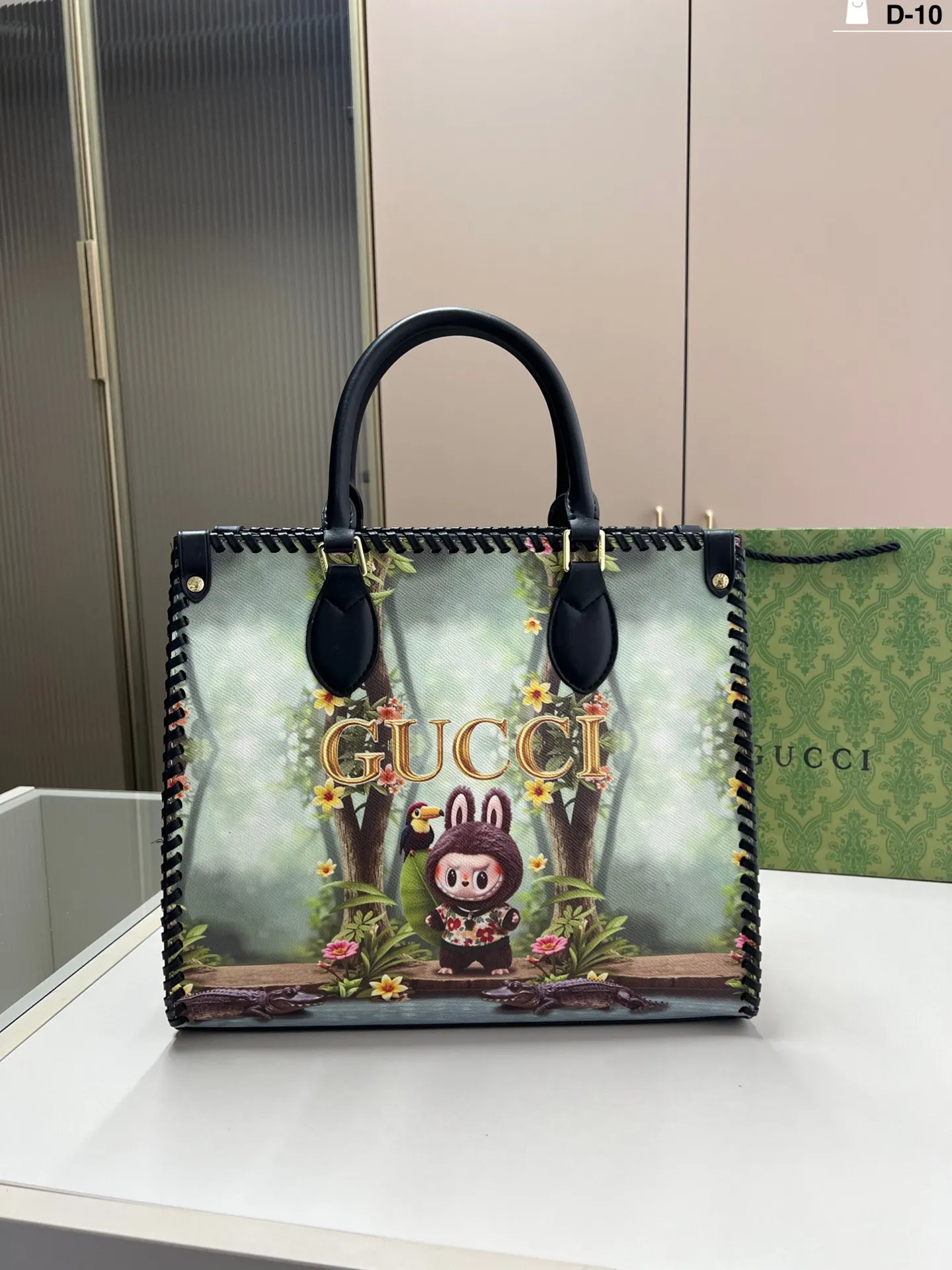 大💰p185 D-10尺寸32×27/28×21 酷奇GucciLABUBU联名托特包 突显出优雅的气质 容量与实用性不可小觑