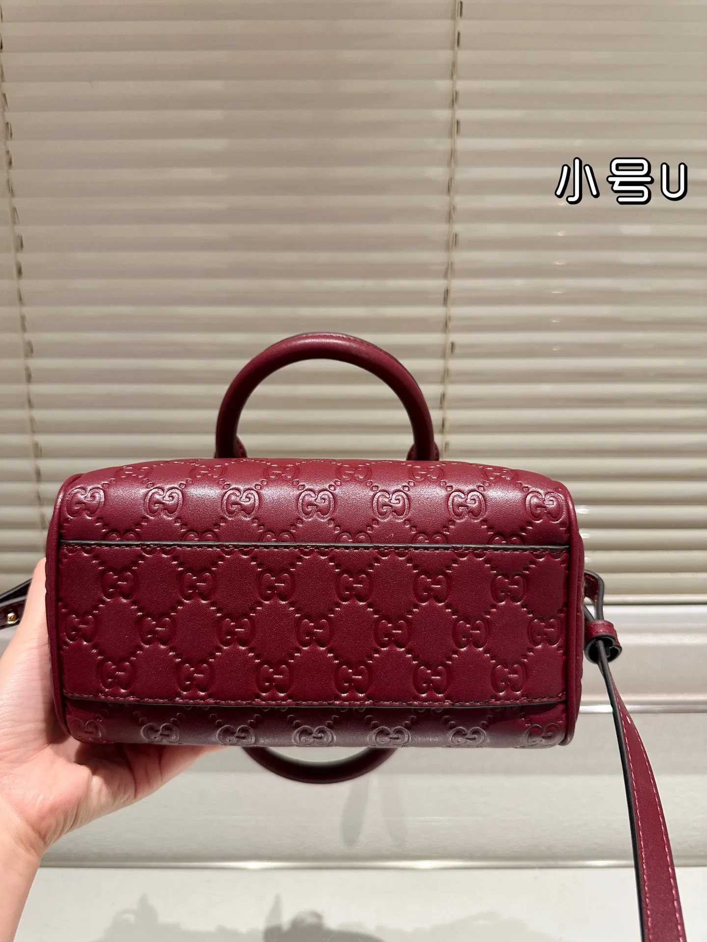 P190 配挂件 Gucci 波士顿 枕头包 👜最新系列 这个款复古韵味特别浓,原版内里!上身效果也超赞,主要以精致特别的五金来提升整体质感。size:21.14