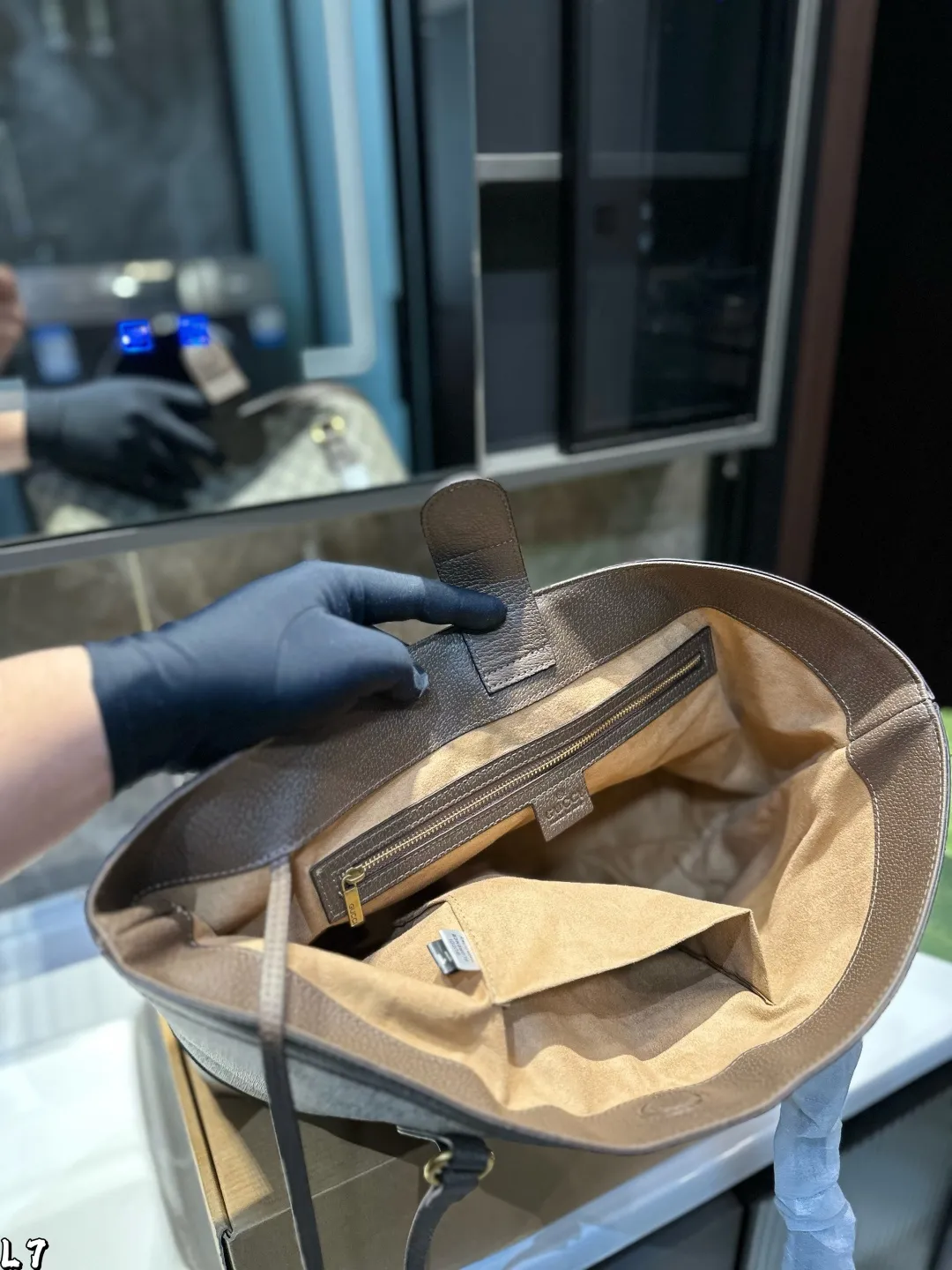 ❤️p145❤️ Gucci古驰Exquisite饰双G 购物袋 最新款💋GUCCI枕头 市场独家新款,古奇醉新爆款,醉新元素 ~尺寸:37*13*28cm