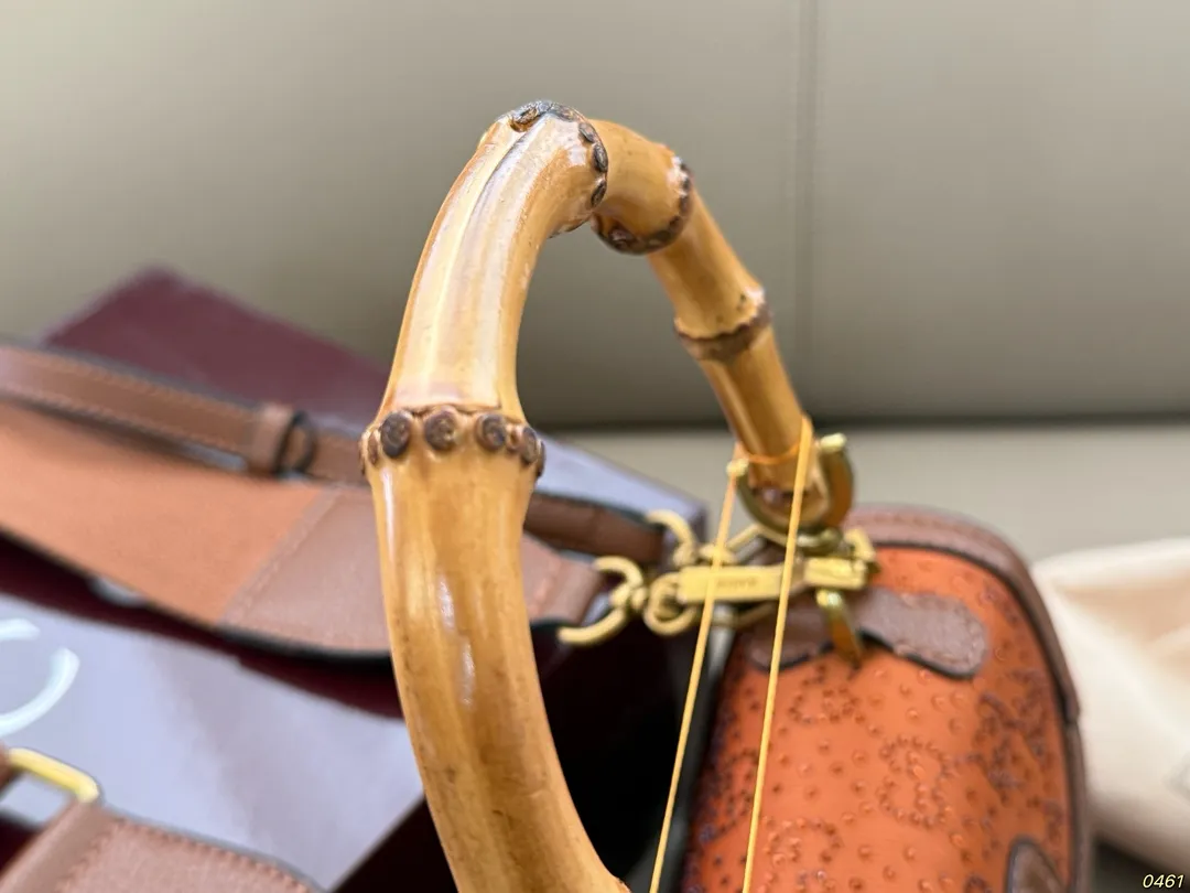 ¥175折叠盒 酷奇竹节包Gucci 超火的竹节手柄设计 可甜可盐 休闲优雅切换自如 尺寸21 14