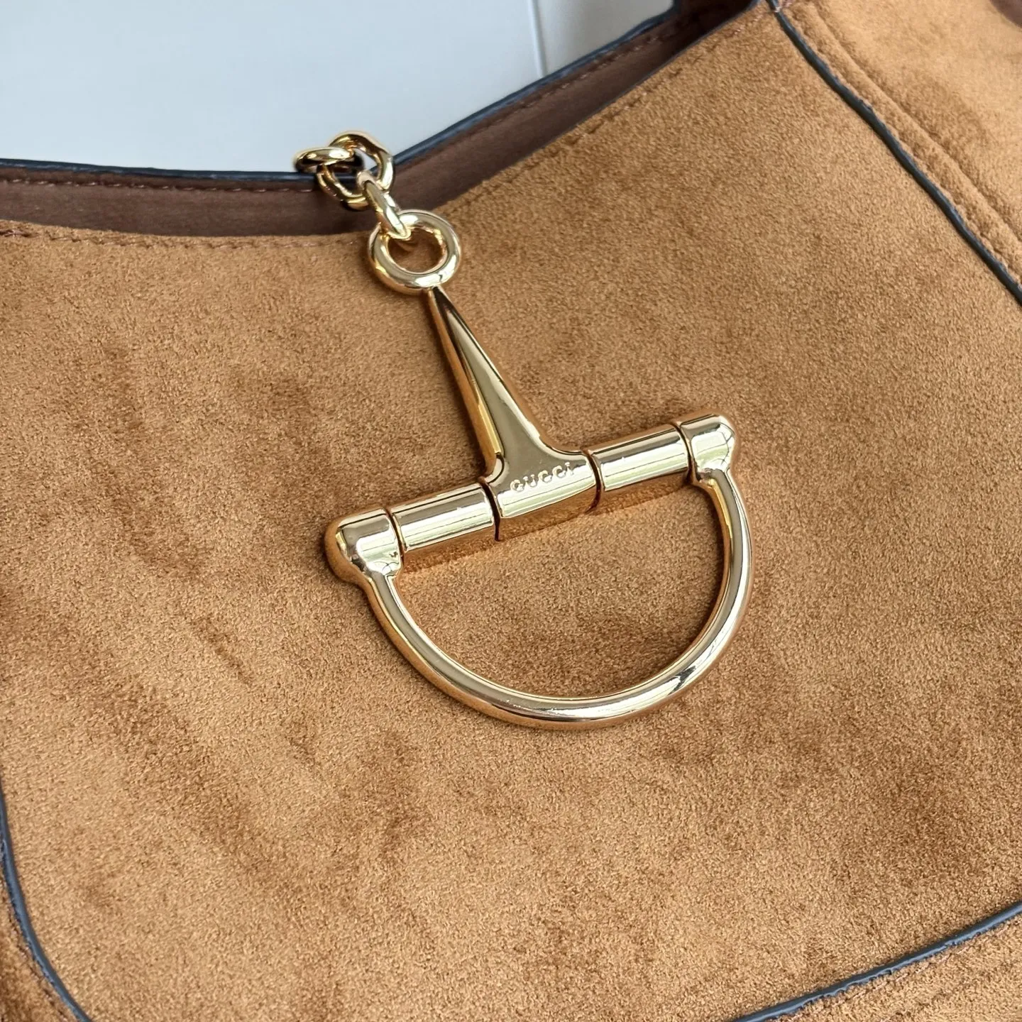 💰200包邮❗ Gucc1 Softbit系列大号半马衔扣造型中号手提包~款号837467棕磨砂🎈🎈🎈尺寸:27.5厘米(宽)x 21厘米(高)x 16厘米(深)📢📢📢