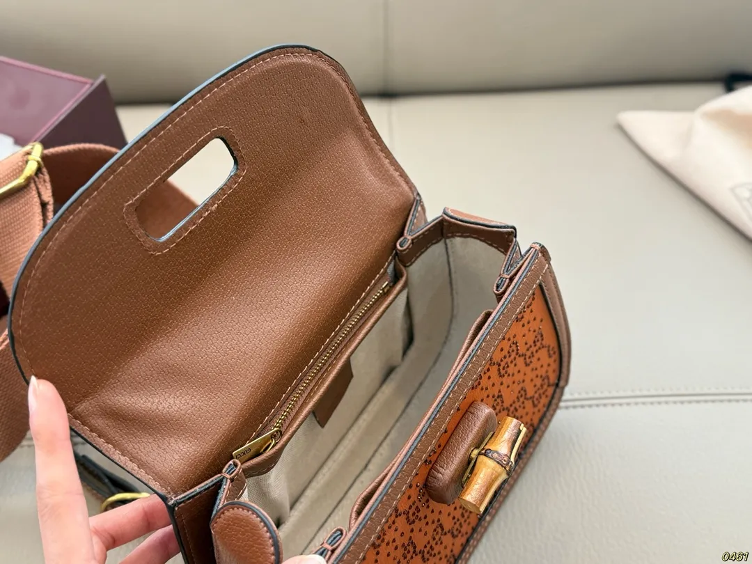 ¥175折叠盒 酷奇竹节包Gucci 超火的竹节手柄设计 可甜可盐 休闲优雅切换自如 尺寸21 14