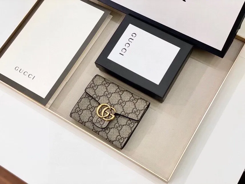 P95🎀Gucci 8012🎀颜色黑色 🎀尺寸 10*8.5*2.5🎀GUCCi专柜火爆登场!采用进口PVC配小牛皮,做工精致, 媲美专柜!多功能小钱包,超级实用!