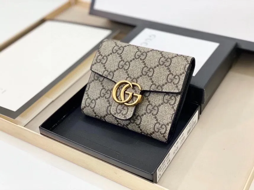 P95🎀Gucci 8012🎀颜色黑色 🎀尺寸 10*8.5*2.5🎀GUCCi专柜火爆登场!采用进口PVC配小牛皮,做工精致, 媲美专柜!多功能小钱包,超级实用!