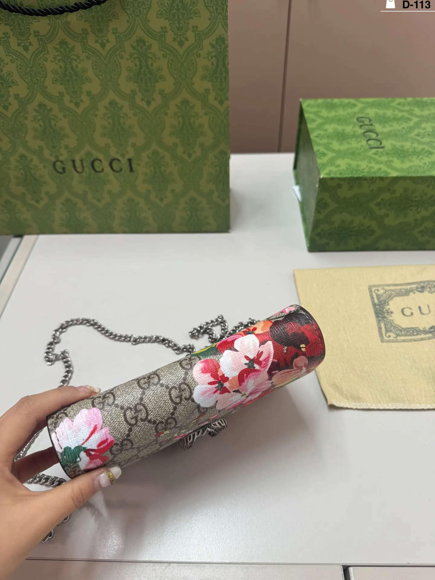 💰p110 D-113尺寸18×10折叠盒 Gucci酷奇酒神链条包上新 GUCCI 万年酒神蛇头包 人手必备