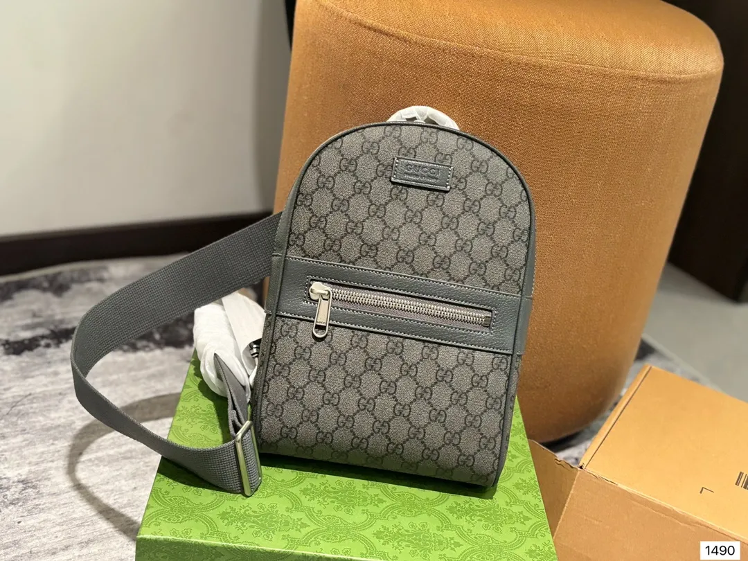 p165 礼盒包装 男包分享gucci gucci 比起非常火。这一款古奇男士单肩包可以说非常低调了國 老花的，这款呢低调稳重，日常休闲也搭得来也可斜 尺寸20.28