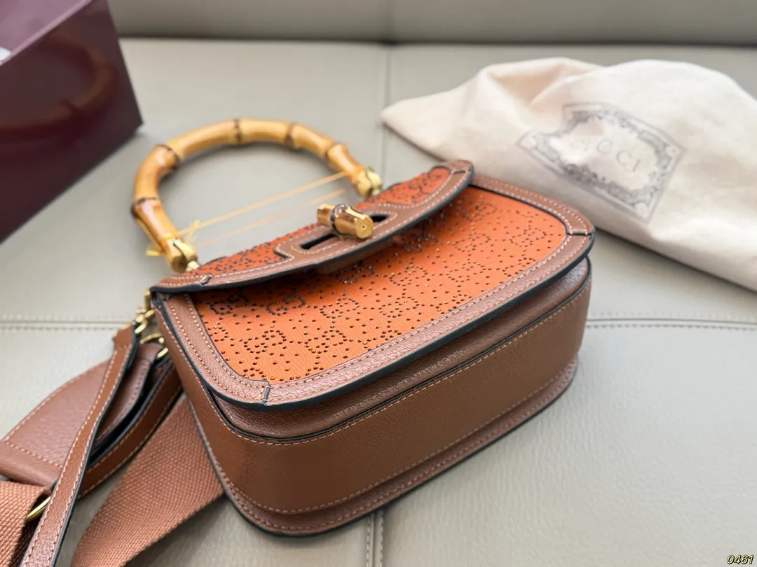 &yen;175折叠盒 酷奇竹节包Gucci 超火的竹节手柄设计 可甜可盐 休闲优雅切换自如 尺寸21 14