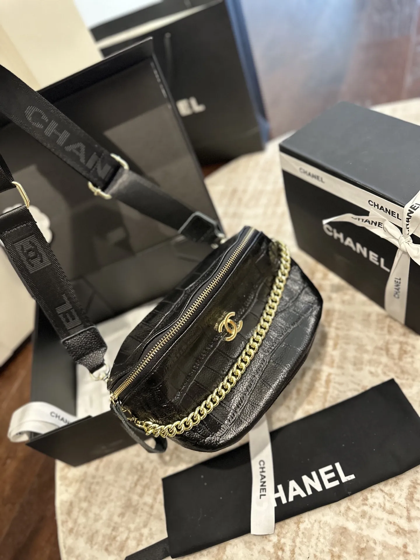 牛皮p115 礼盒包装 chanel/Gucci Ophidia系列双G胸包腰包 经典红绿织带 复古感十足~ 可搭配度相当高 男女都的款 尺寸23cm