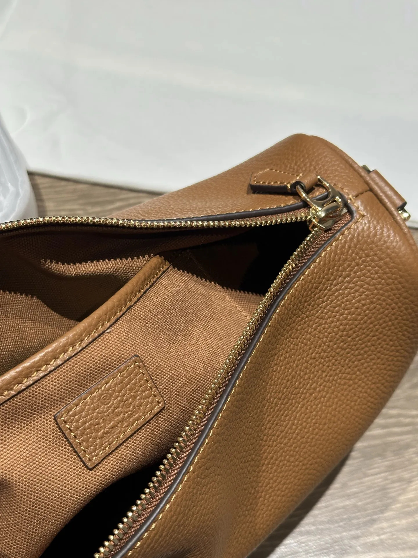 原厂皮 ✔️ 𝐆𝐆新款𝐡𝐚𝐟𝐭 𝐡𝐨𝐫𝐬𝐞𝐛𝐢𝐭 重新定义老钱风 尺寸𝟑𝟏&times;𝟏𝟕&times;𝟏𝟐𝐜𝐦