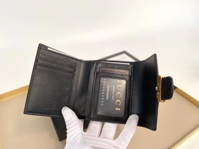 P95🎀Gucci 8012🎀颜色黑色 🎀尺寸 10*8.5*2.5🎀GUCCi专柜火爆登场!采用进口PVC配小牛皮,做工精致, 媲美专柜!多功能小钱包,超级实用!