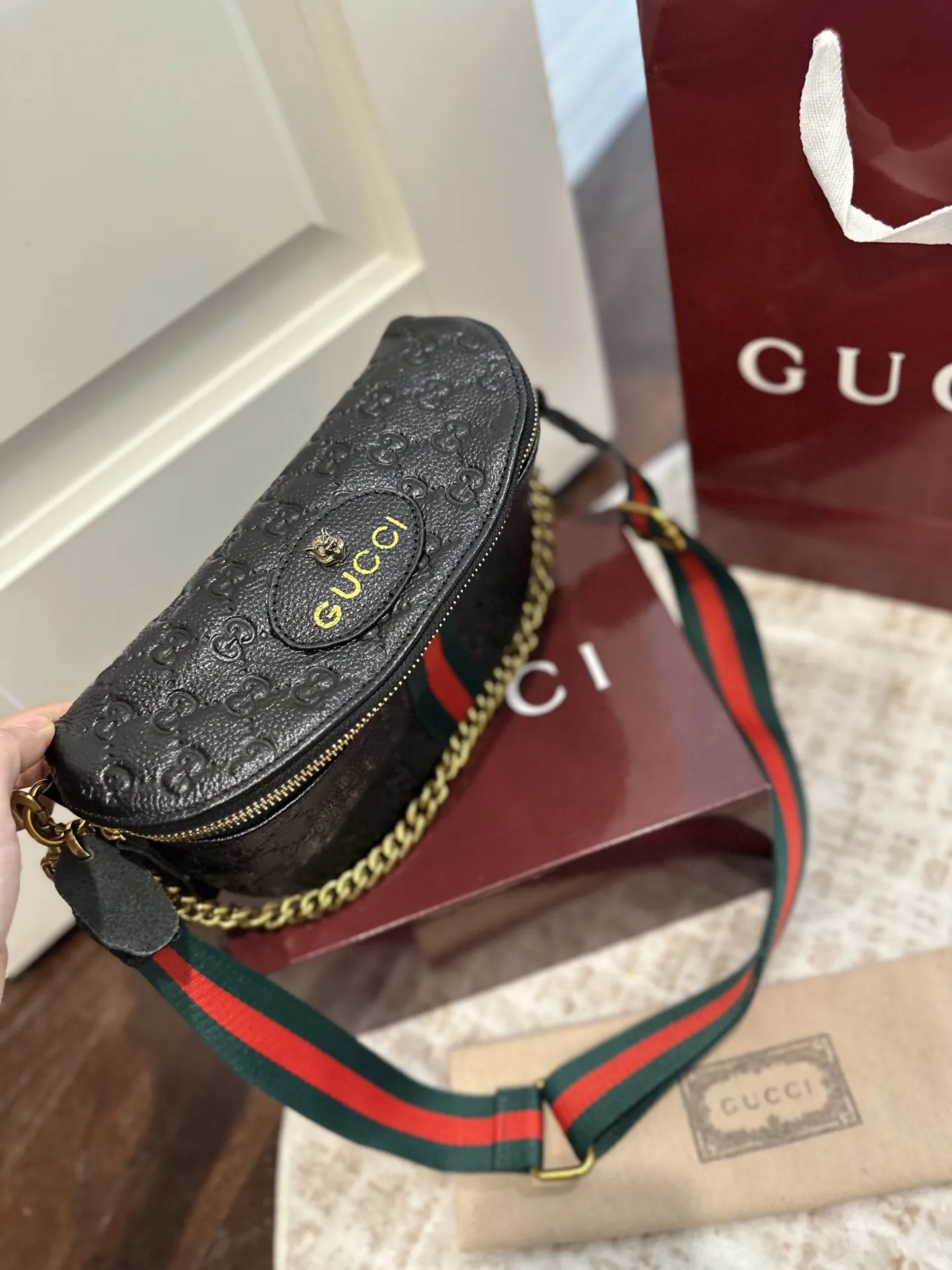 牛皮p115 礼盒包装 chanel/Gucci Ophidia系列双G胸包腰包 经典红绿织带 复古感十足~ 可搭配度相当高 男女都的款 尺寸23cm
