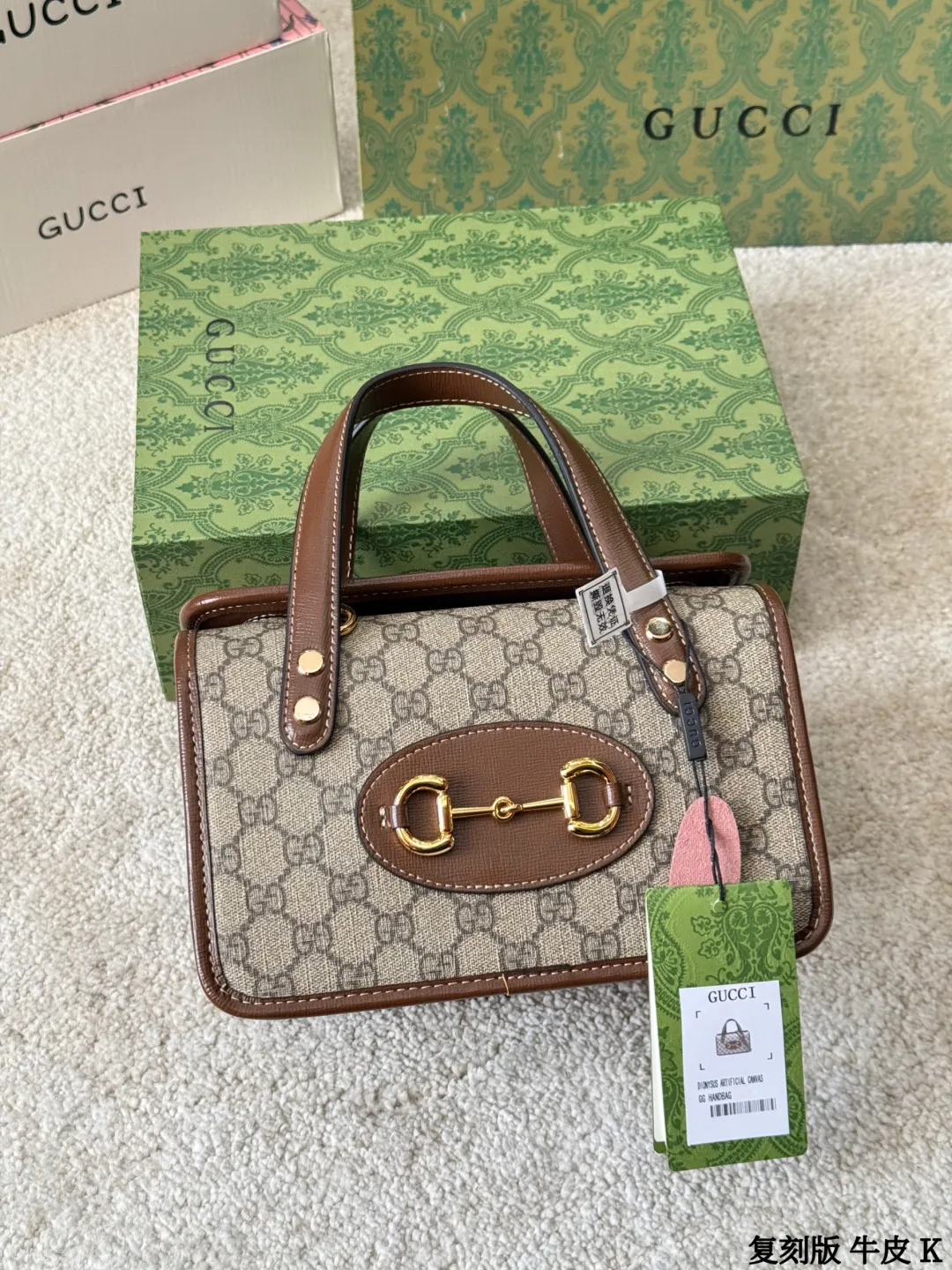 复刻版 牛皮 p180/155 GUCCI古驰 1955 Horsebit 马街扣盒子包 GUCCI古驰 1955 Horsebit 马街扣复古金扣老花 Logo帆布拼皮 盒子包单肩斜挎手提包 迷你 女款 尺寸 28cm 24cm