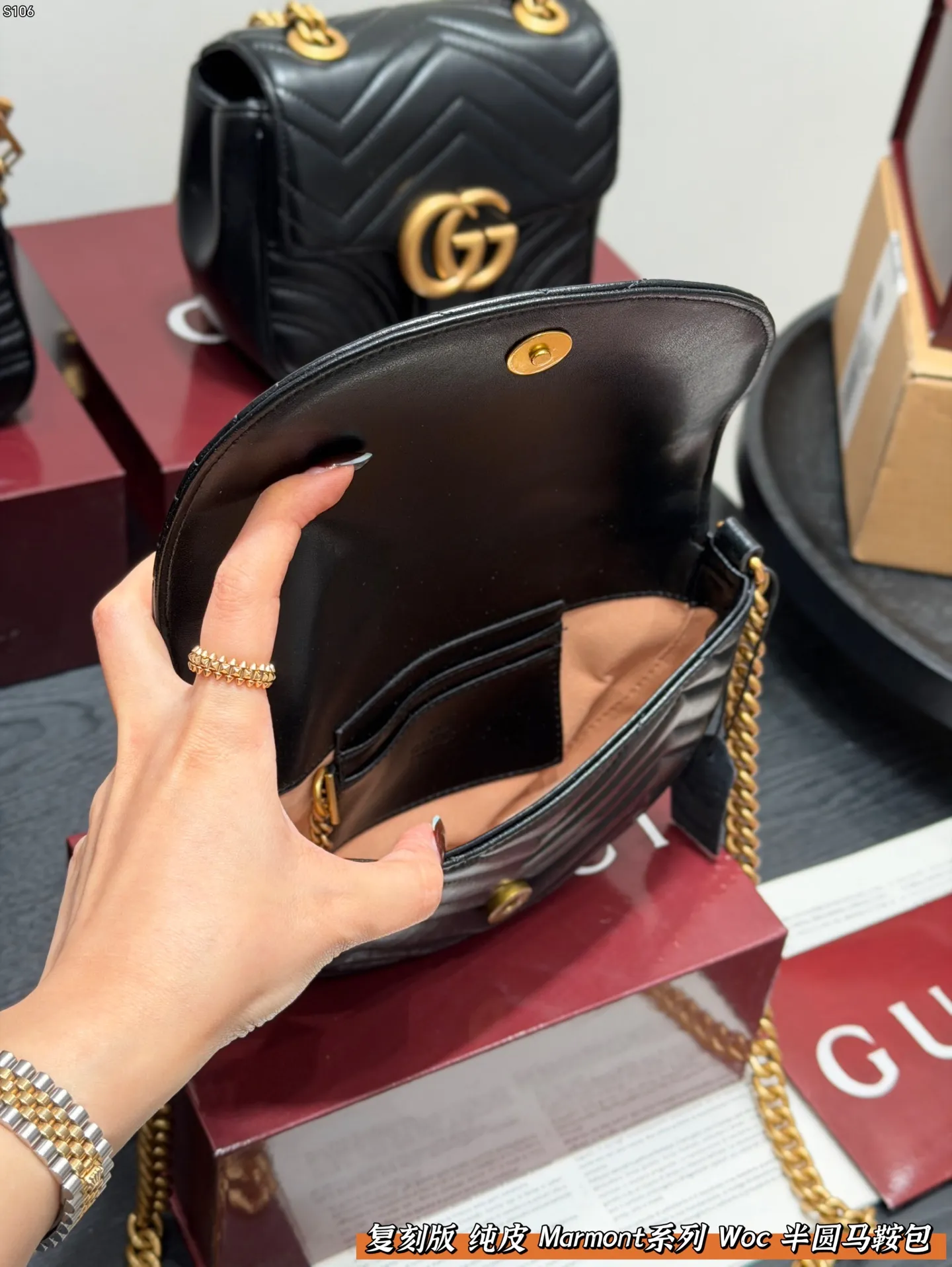 P145 全套礼盒包装🎁 复刻版 牛皮！ 解锁隐藏款✅Gucci马蒙Marmont半圆马鞍包链条包 但他可以称得上平替马蒙22的一款 半圆马鞍包🐴造型在原有的四四方方的马蒙基础上进行了改变 上身后更可爱更精致了 并且容纳空间也非常完美 尺寸 20cm