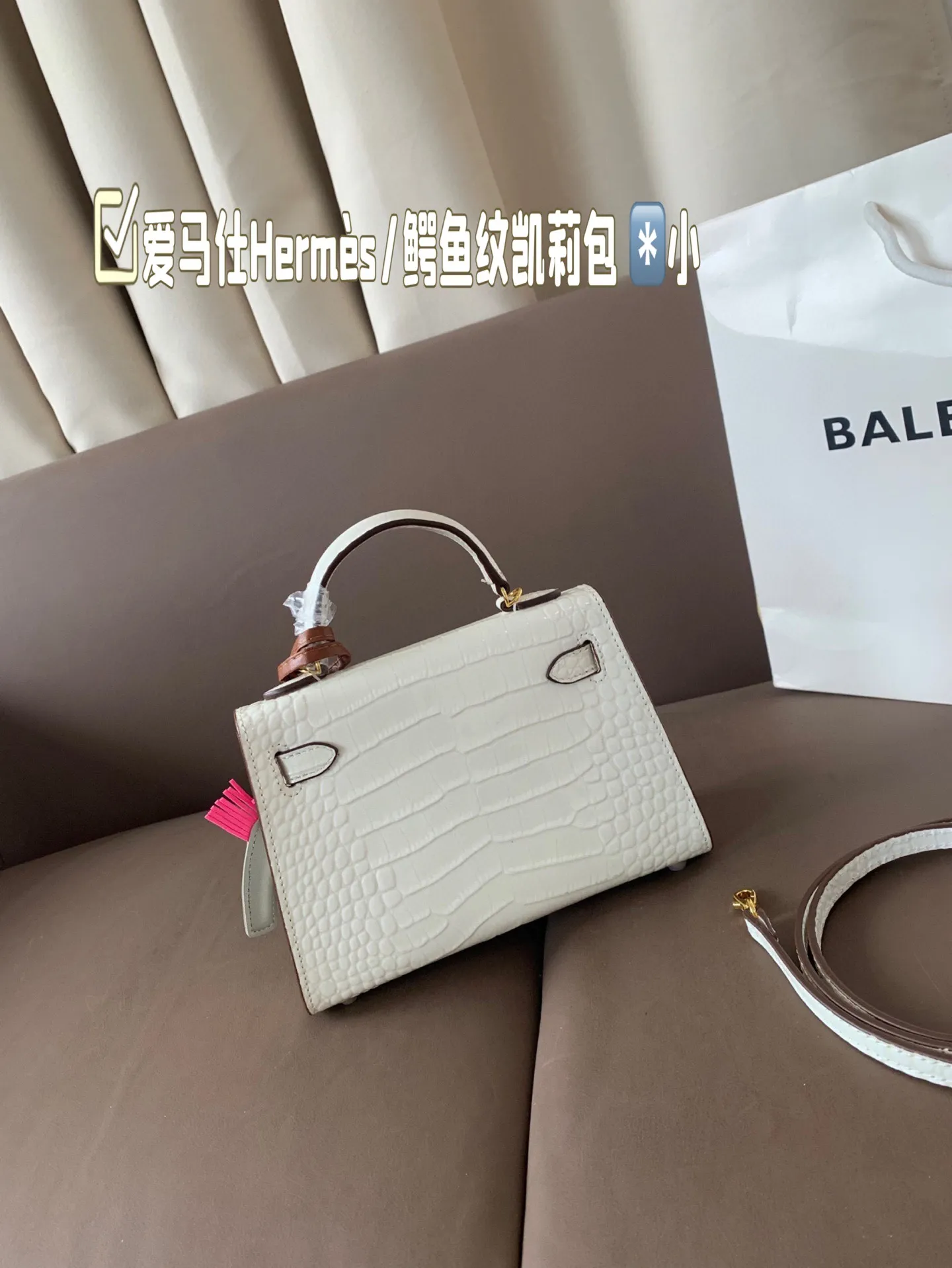 小号P185 爱马仕上新🧡🧡Hermès/鳄鱼纹凯莉包 明星同款 人手必备款 Hermès每个女孩的必备品😍 手提肩背 特别实用 送人自留都有面儿 盒子包装🎁 尺寸小号20*14cm