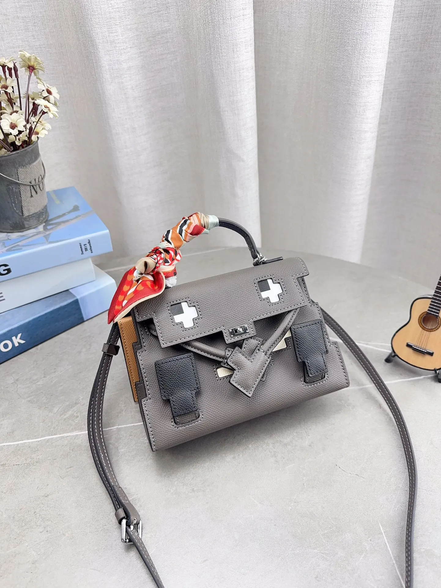 配折叠礼盒 爱马仕Kelly Doll 马赛克 娃娃包 爱马仕锦葵紫马赛克娃娃Kellydoll的娃娃包系列 实物真的可爱爆!尺寸19*13cm p220