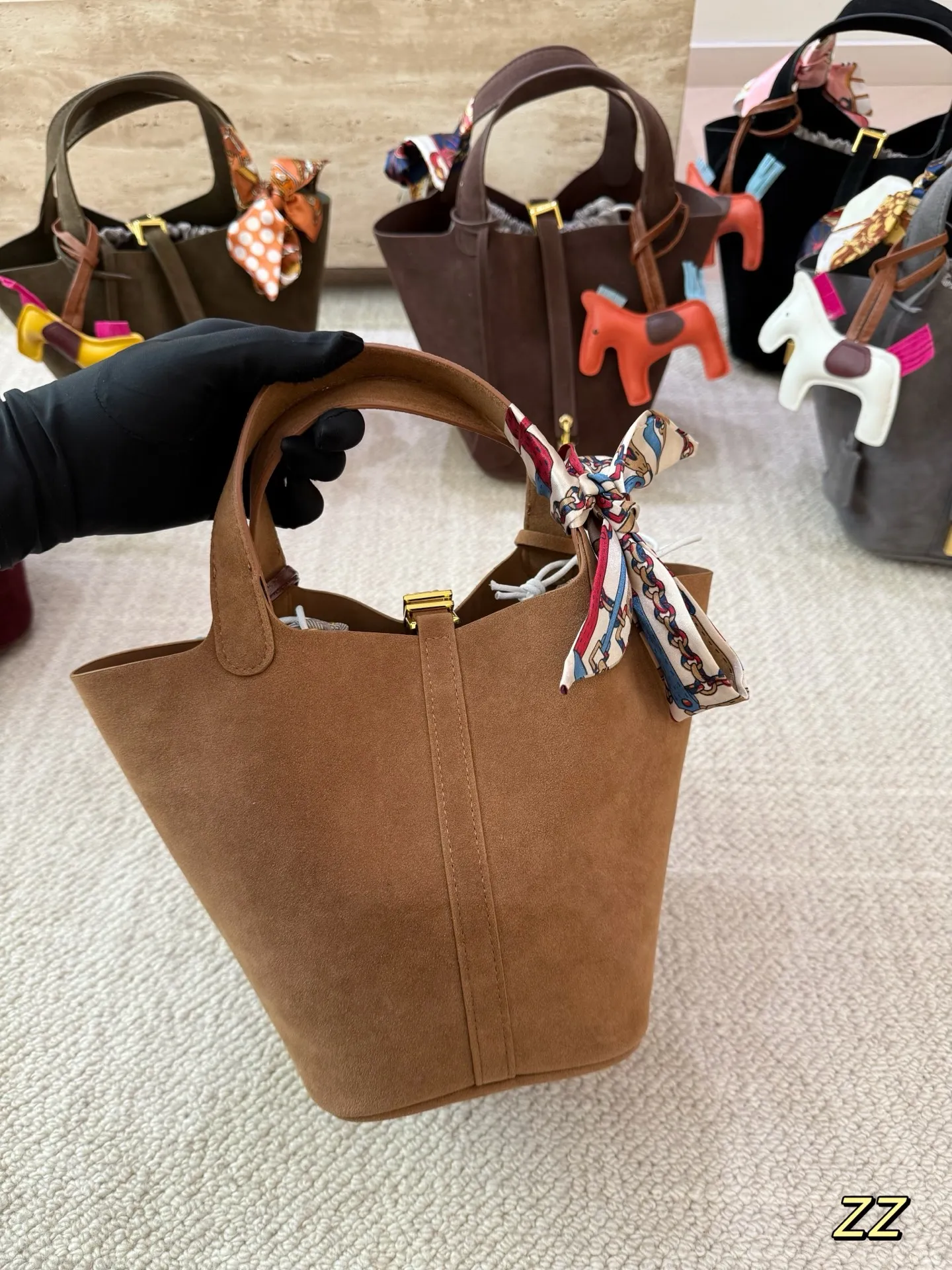 P145 麂皮 爱马仕菜篮子 配内胆 经典百搭款 万年不过时 麂皮质感超赞 尺寸19.19