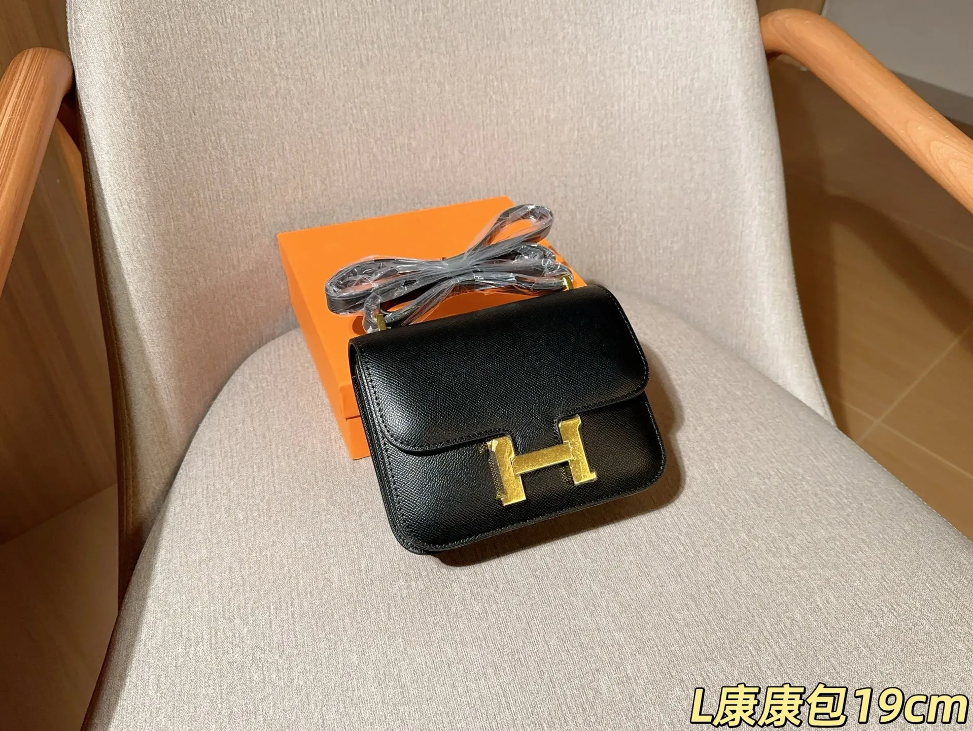 💰120 Herm&egrave;s 爱马仕 经典康康包小号 🉑腋下🉑斜挎 size：19cm 礼盒包装🎁