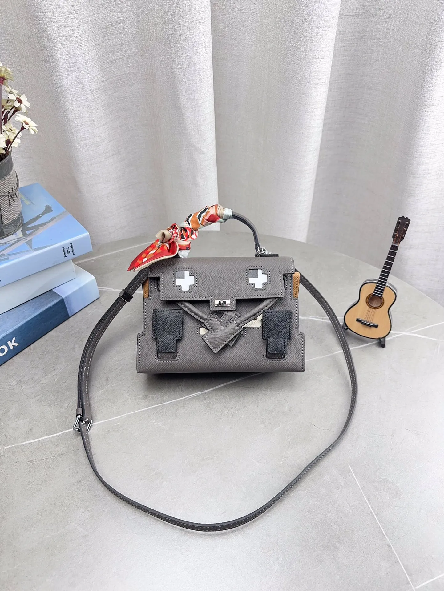 配折叠礼盒 爱马仕Kelly Doll 马赛克 娃娃包 爱马仕锦葵紫马赛克娃娃Kellydoll的娃娃包系列 实物真的可爱爆！尺寸19*13cm p220