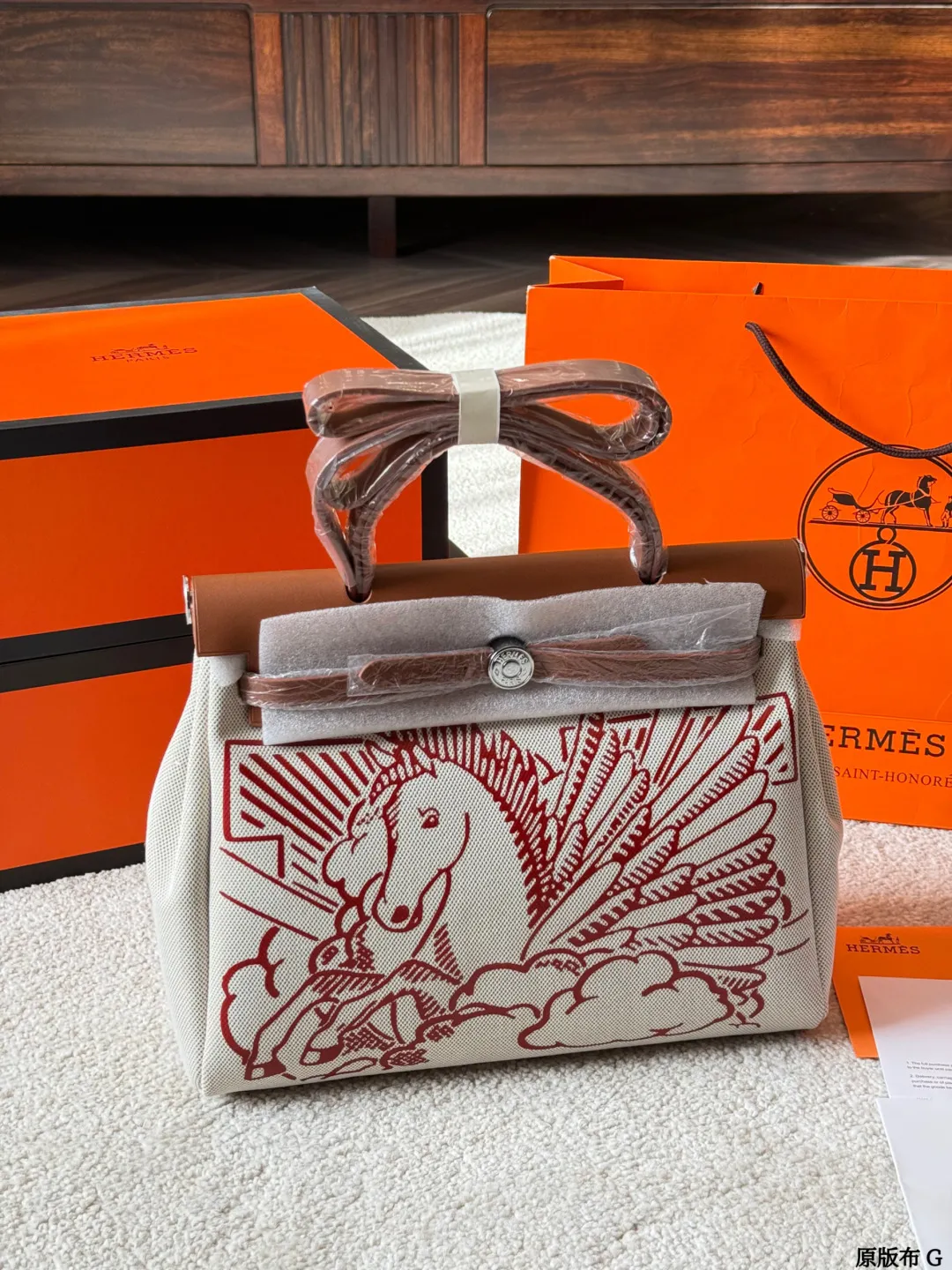 复刻版 p360 Hermes 棕色牛皮 波普飞马 Herbag31cm 内缝 ✅顶级原单 ⚠️尺寸31*25 爱马仕Hermes herbag31 手提单肩包 通勤百搭包包 25年秋冬限量的herbag 饼干色系非常好搭配 包身抽象图案设计灵感来自en desordre herbag很多人的通勤首选