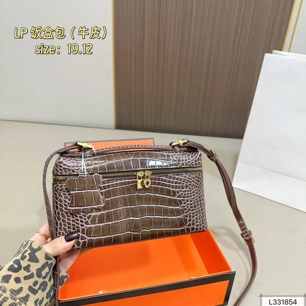 牛皮💰170 礼盒包装 Loro piana 鳄鱼纹饭盒包Lp化妆包L19 爱马仕平替 尺寸19&times;12