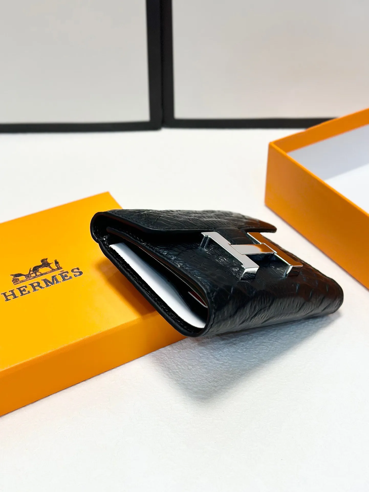 P85🎀🎀颜色 黑🎀尺寸 11x10🎀爱马仕优质进口牛皮🐂 手感一流👏时尚设计💋潮版百搭，简约大方，经典永不过时💍