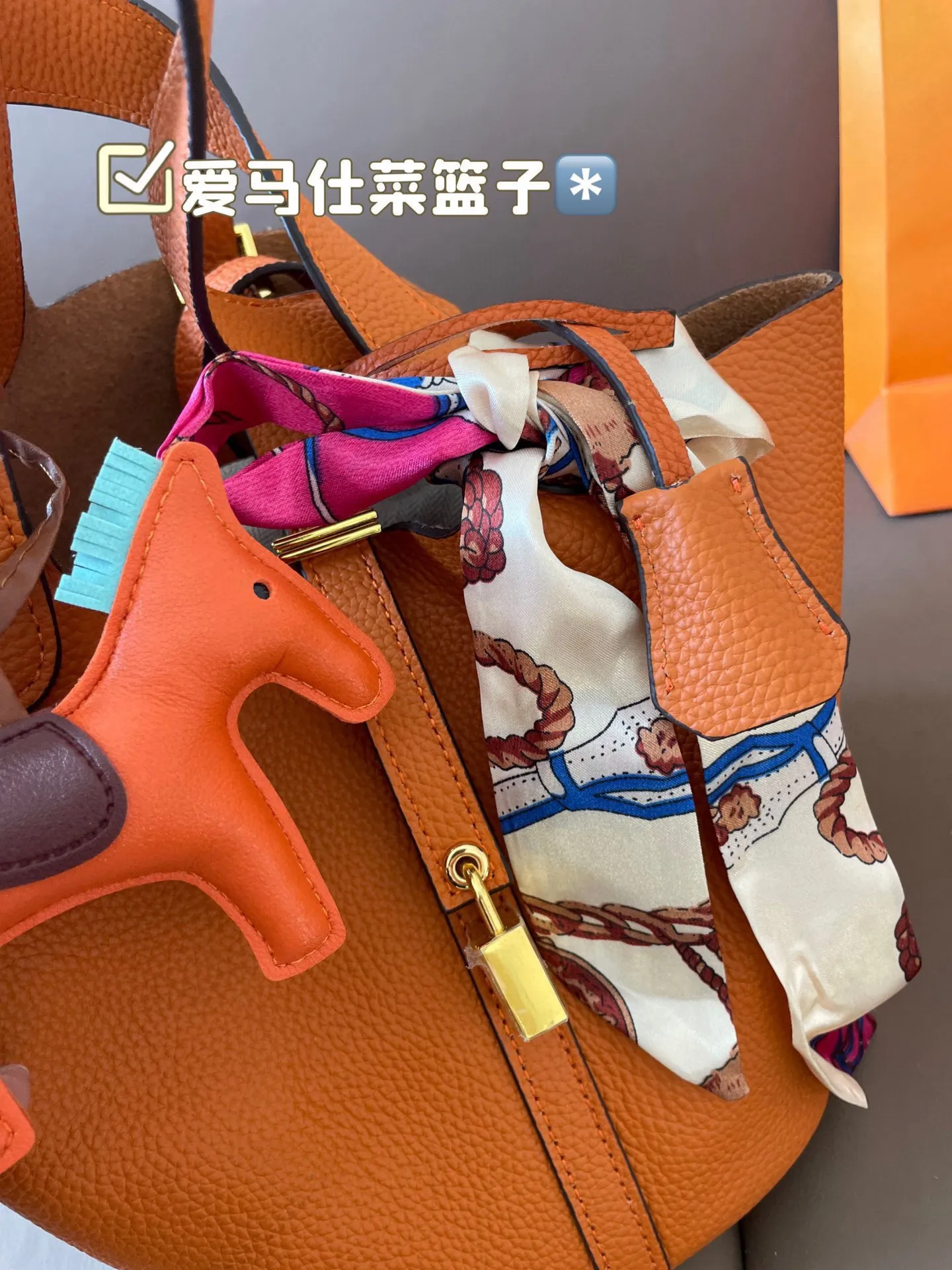 P185 折叠盒 牛皮～ 爱马仕菜篮子‼️‼️奢侈品中的经典之作 爱马仕 如图配置 媲美专柜的版本！配送丝巾 小马 尺寸21*18