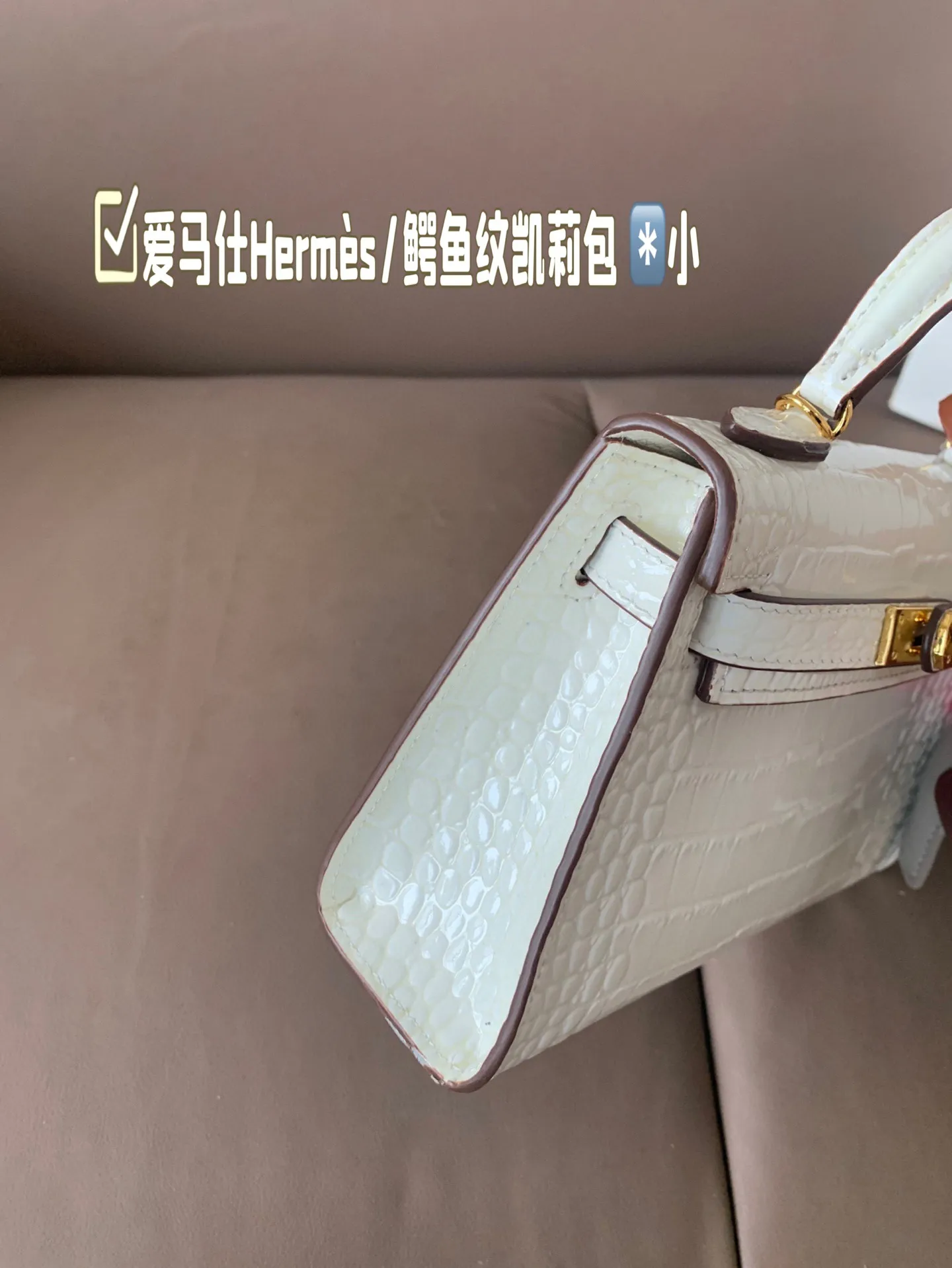 小号P185 爱马仕上新🧡🧡Herm&egrave;s/鳄鱼纹凯莉包 明星同款 人手必备款 Herm&egrave;s每个女孩的必备品😍 手提肩背 特别实用 送人自留都有面儿 盒子包装🎁 尺寸小号20*14cm