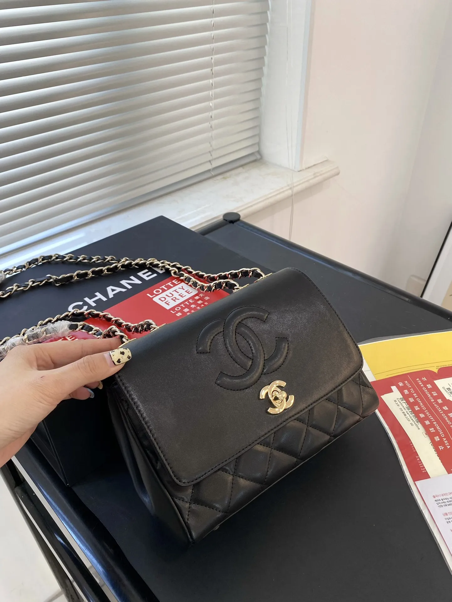 🅿️💰170配折叠礼盒✅🔜 【尺寸】22*15 网红推荐款 外出旅行必备✈️✈️香奈儿链条包 小号 ‼️ Chanel Pharrell 香奈儿机场包 顶级材质 原版五金logo ～ 网红街拍神奇‼️ 超级耐看 百搭 ～3309