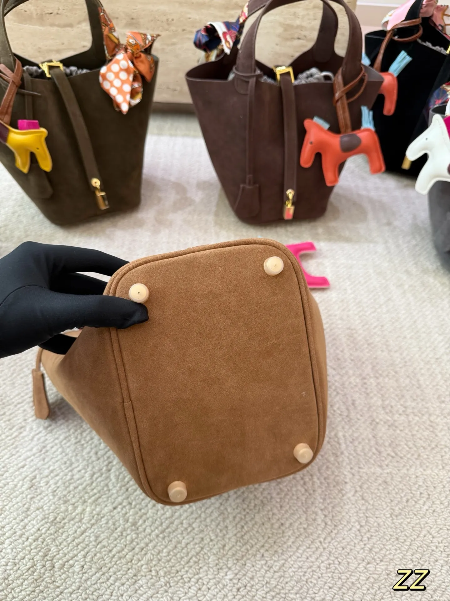 P145 麂皮 爱马仕菜篮子 配内胆 经典百搭款 万年不过时 麂皮质感超赞 尺寸19.19