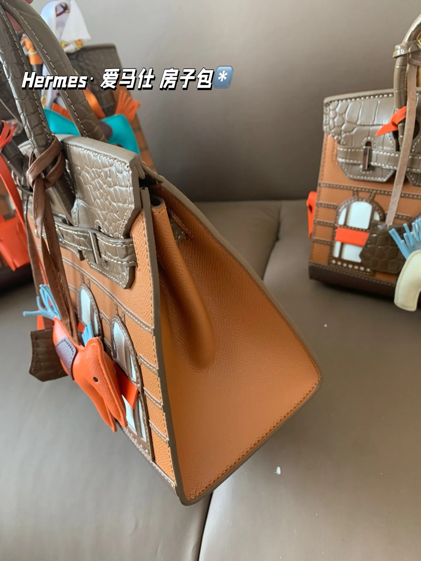 大P300 中P280 小P260 配礼盒🎁. Hermes· 爱马仕 房子包 轻松演绎复古时髦 包型挺阔,简约而不简单不需要过多的装饰,日常搭配西装和T恤,就能将高级感体现的淋漓尽致!尺寸大30*24 中25*21 小20*18