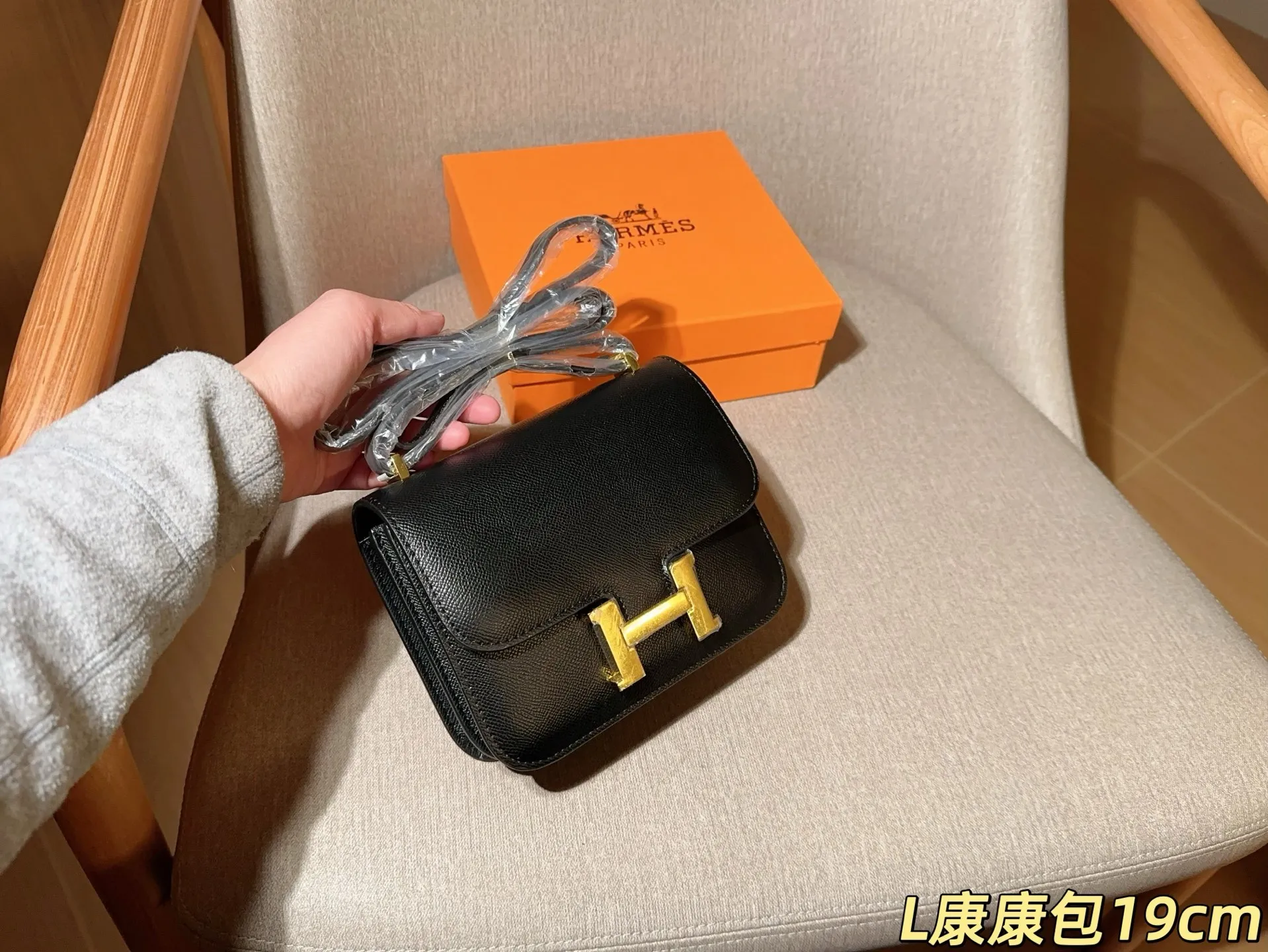 💰120 Herm&egrave;s 爱马仕 经典康康包小号 🉑腋下🉑斜挎 size：19cm 礼盒包装🎁