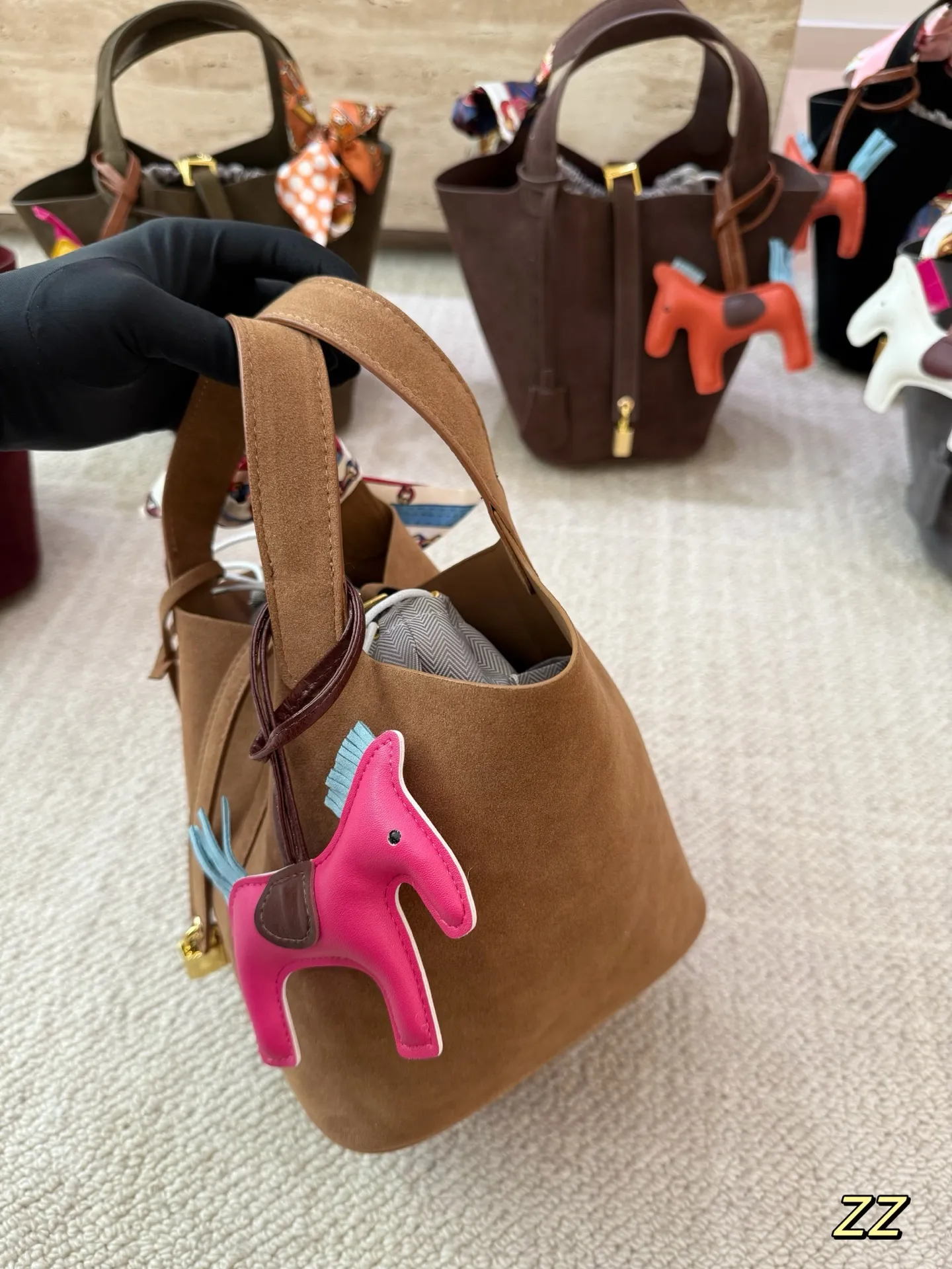 P145 麂皮 爱马仕菜篮子 配内胆 经典百搭款 万年不过时 麂皮质感超赞 尺寸19.19