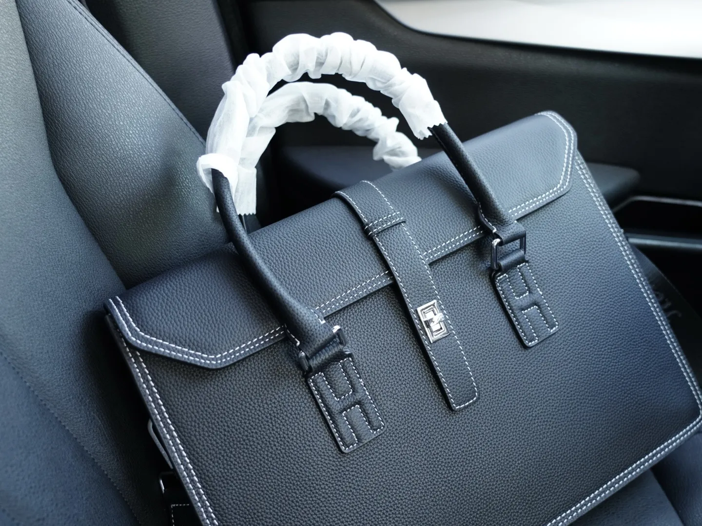 P315 🇫🇷 Hermes 爱马仕 官网同步 高版本 公文斜挎手提背包 独家首发 原单小牛皮材质 顶级五金配件 非市面普通货 低调奢华 完全不浮夸的款 日常又时髦 斜挎还是手提都可以 【规格:40x30x9】