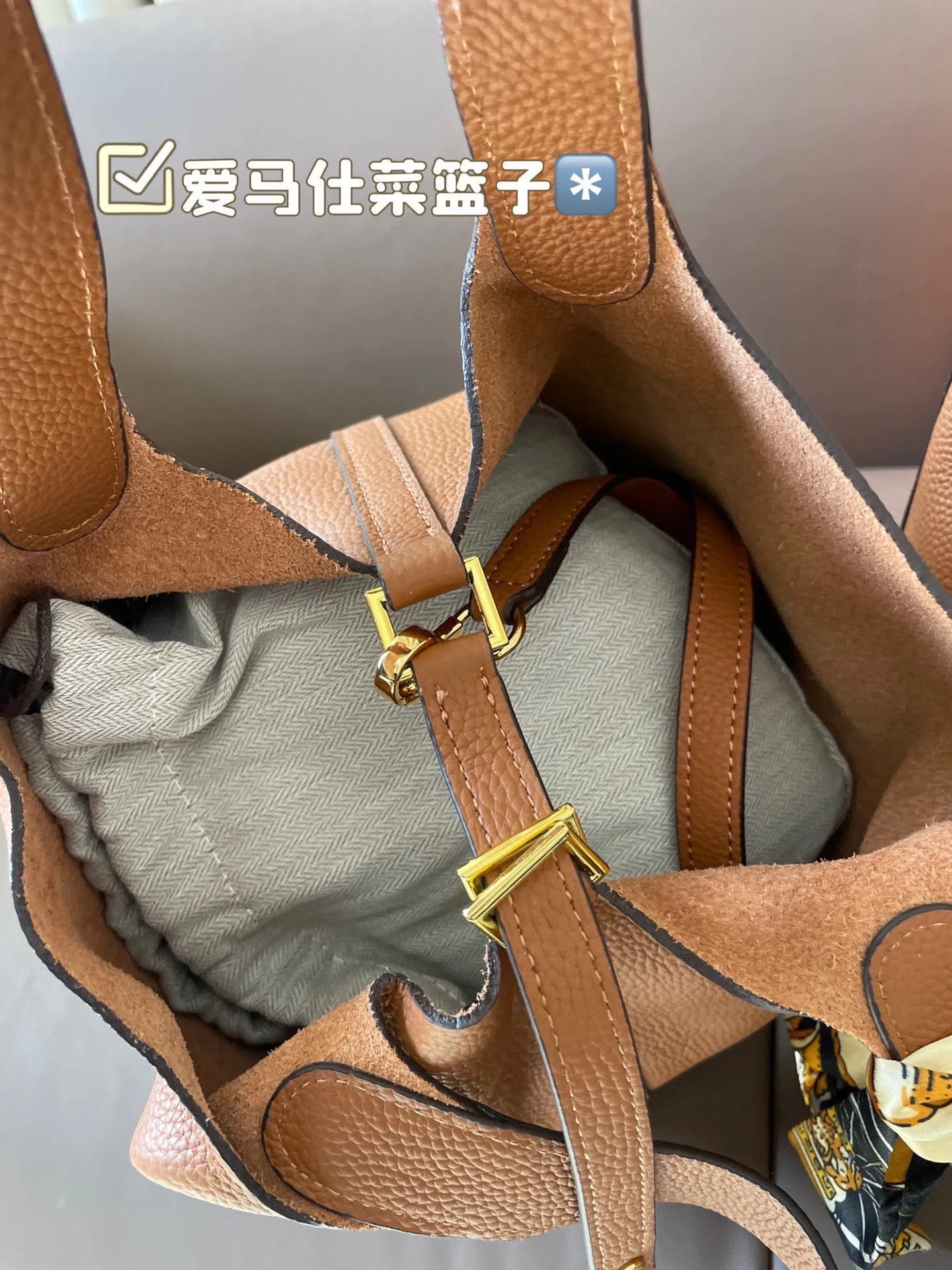 P185 折叠盒 牛皮～ 爱马仕菜篮子‼️‼️奢侈品中的经典之作 爱马仕 如图配置 媲美专柜的版本！配送丝巾 小马 尺寸21*18