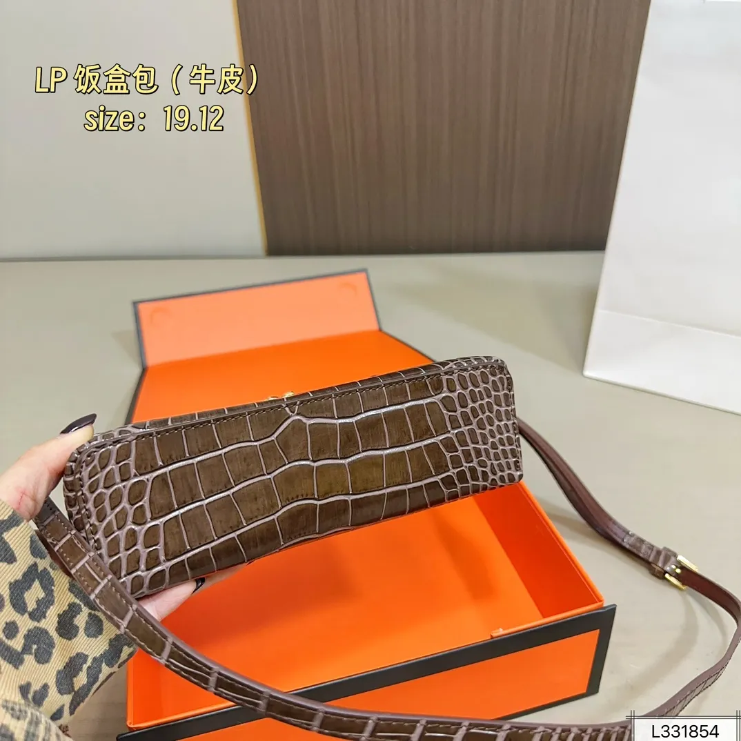 牛皮💰170 礼盒包装 Loro piana 鳄鱼纹饭盒包Lp化妆包L19 爱马仕平替 尺寸19&times;12