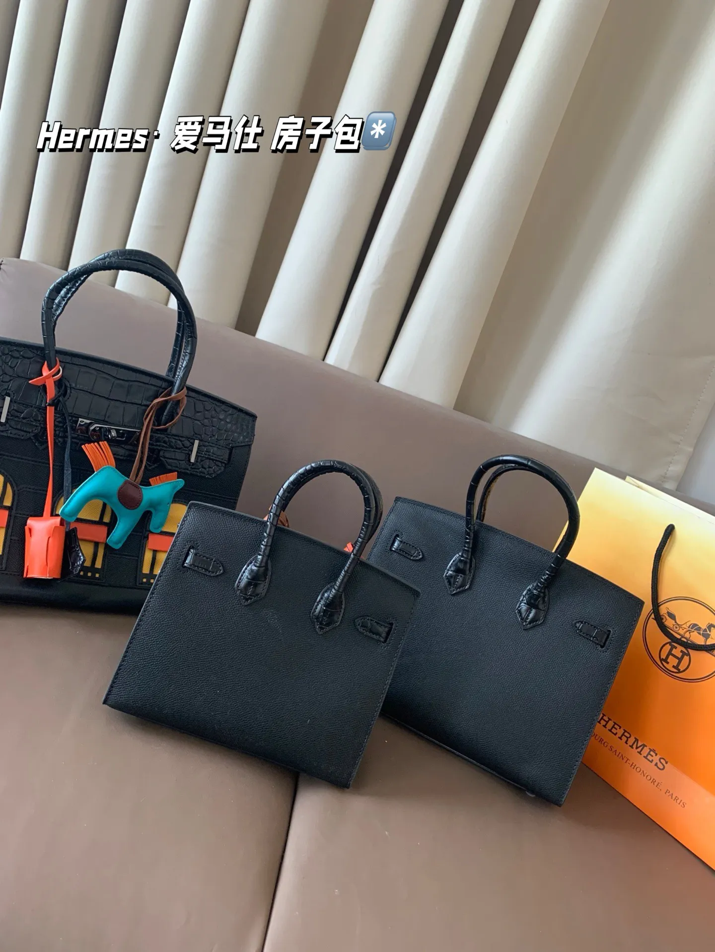 大P300 中P280 小P260 配礼盒🎁. Hermes· 爱马仕 房子包 轻松演绎复古时髦 包型挺阔,简约而不简单不需要过多的装饰,日常搭配西装和T恤,就能将高级感体现的淋漓尽致!尺寸大30*24 中25*21 小20*18