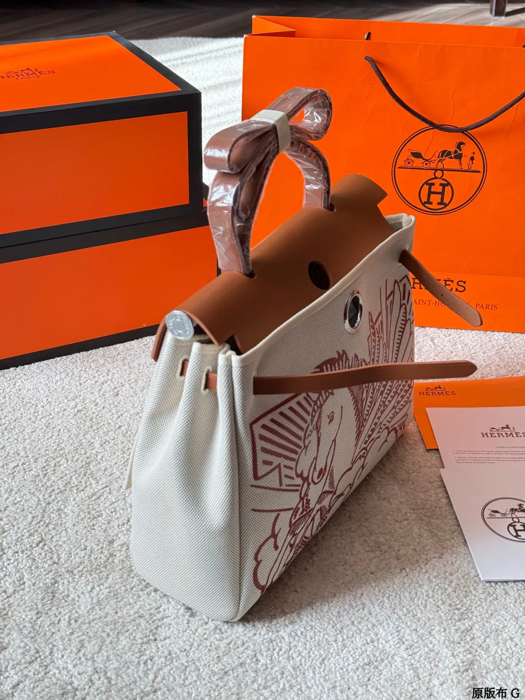 复刻版 p360 Hermes 棕色牛皮 波普飞马 Herbag31cm 内缝 ✅顶级原单 ⚠️尺寸31*25 爱马仕Hermes herbag31 手提单肩包 通勤百搭包包 25年秋冬限量的herbag 饼干色系非常好搭配 包身抽象图案设计灵感来自en desordre herbag很多人的通勤首选