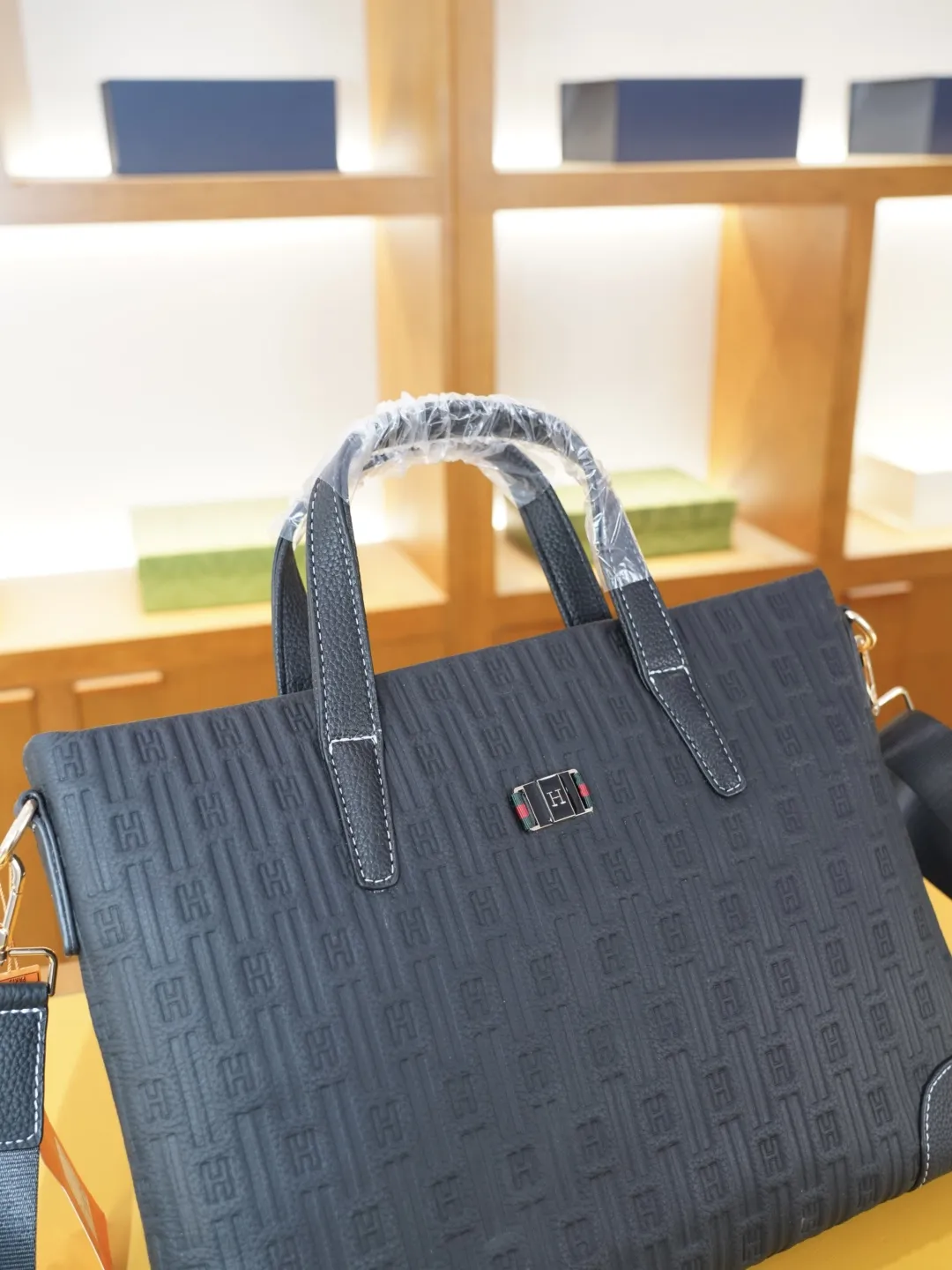 P155 🇫🇷 Hermes 爱马仕 官网同步 高版本 手提斜挎背包 永恒不过时的标志性产品 纯原单小牛皮 顶级五金制作 非市面普通版本 贸易公司订单货 今年最爱的款式 全部实拍 实用性非常高 完全不用担心穿搭【规格:38x28x5】